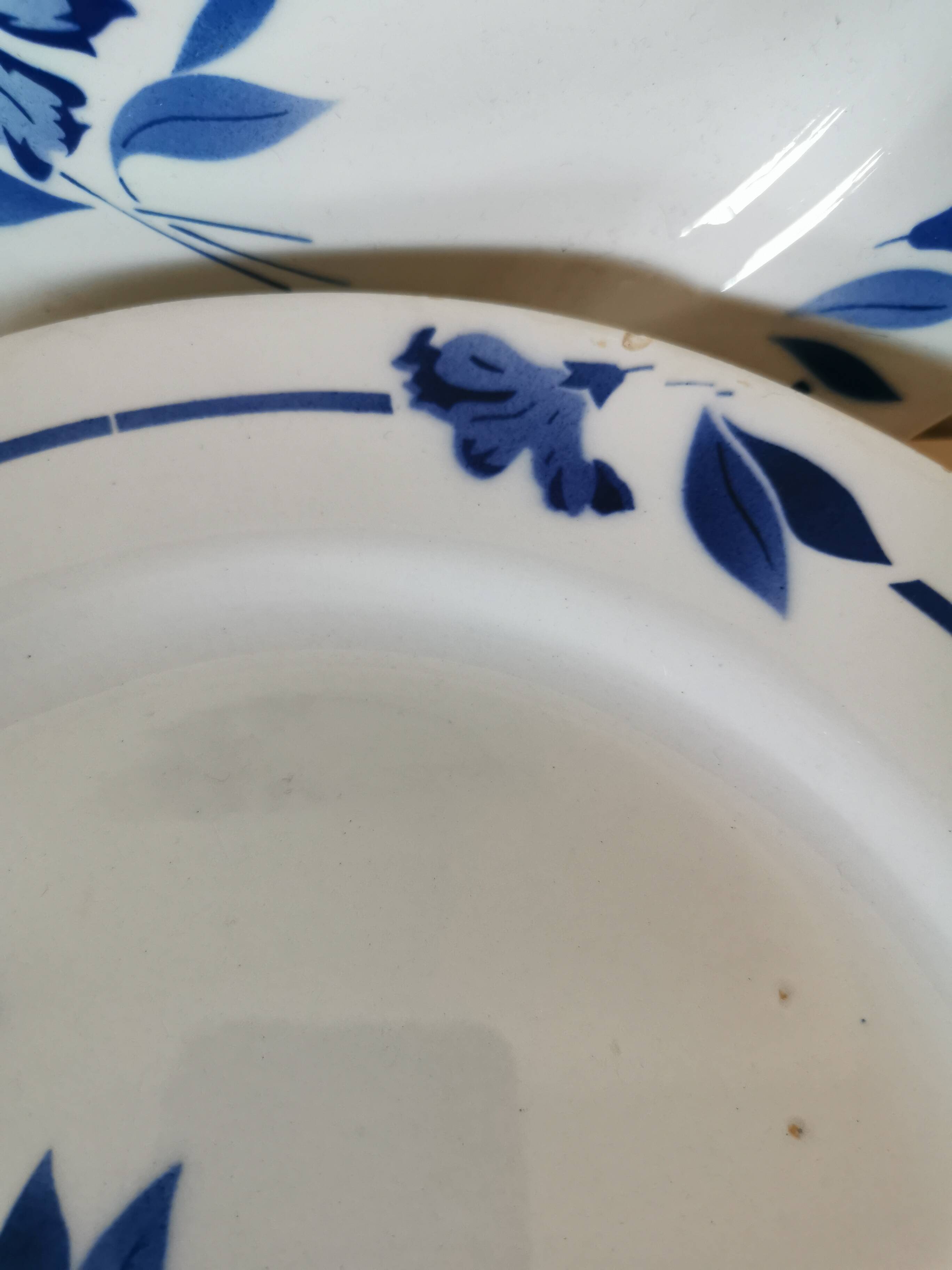 set of 7 Creil and Montereau flat plates,