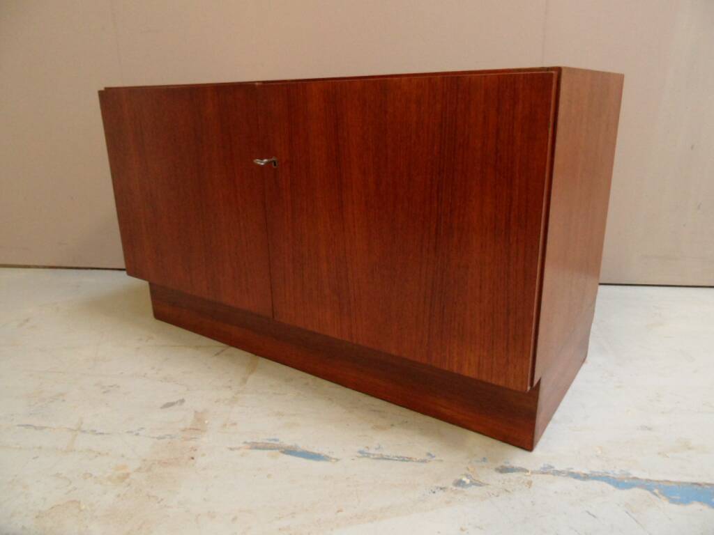 Mid Century 2 doors cabinet 1960's