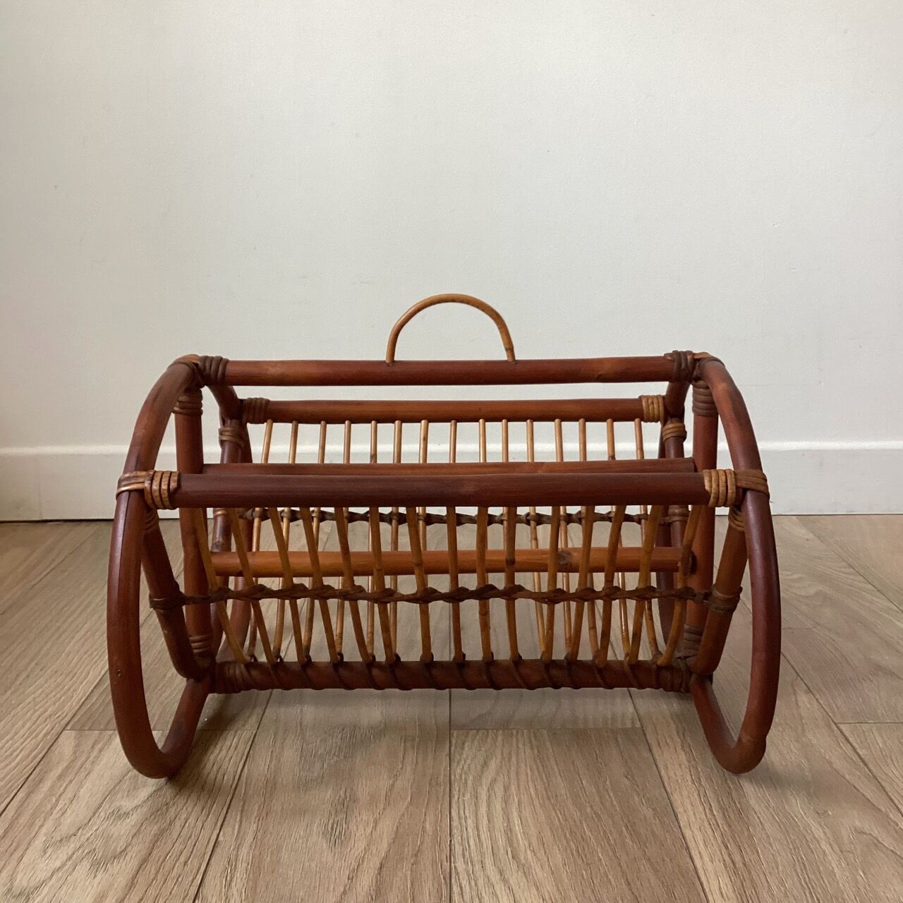 Porte-revues rotin vintage