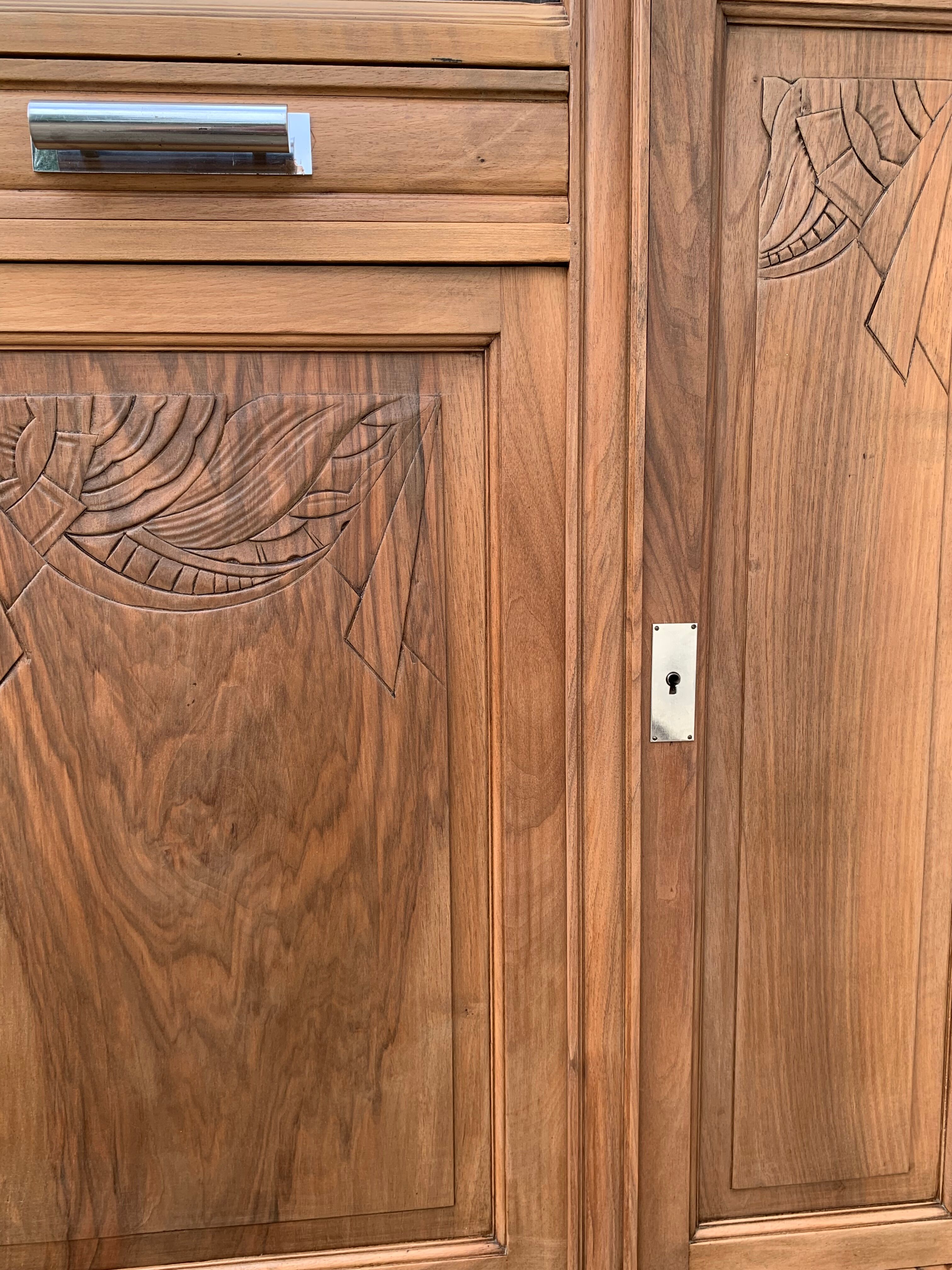 Parisian art deco buffet walnut brut massive 1920