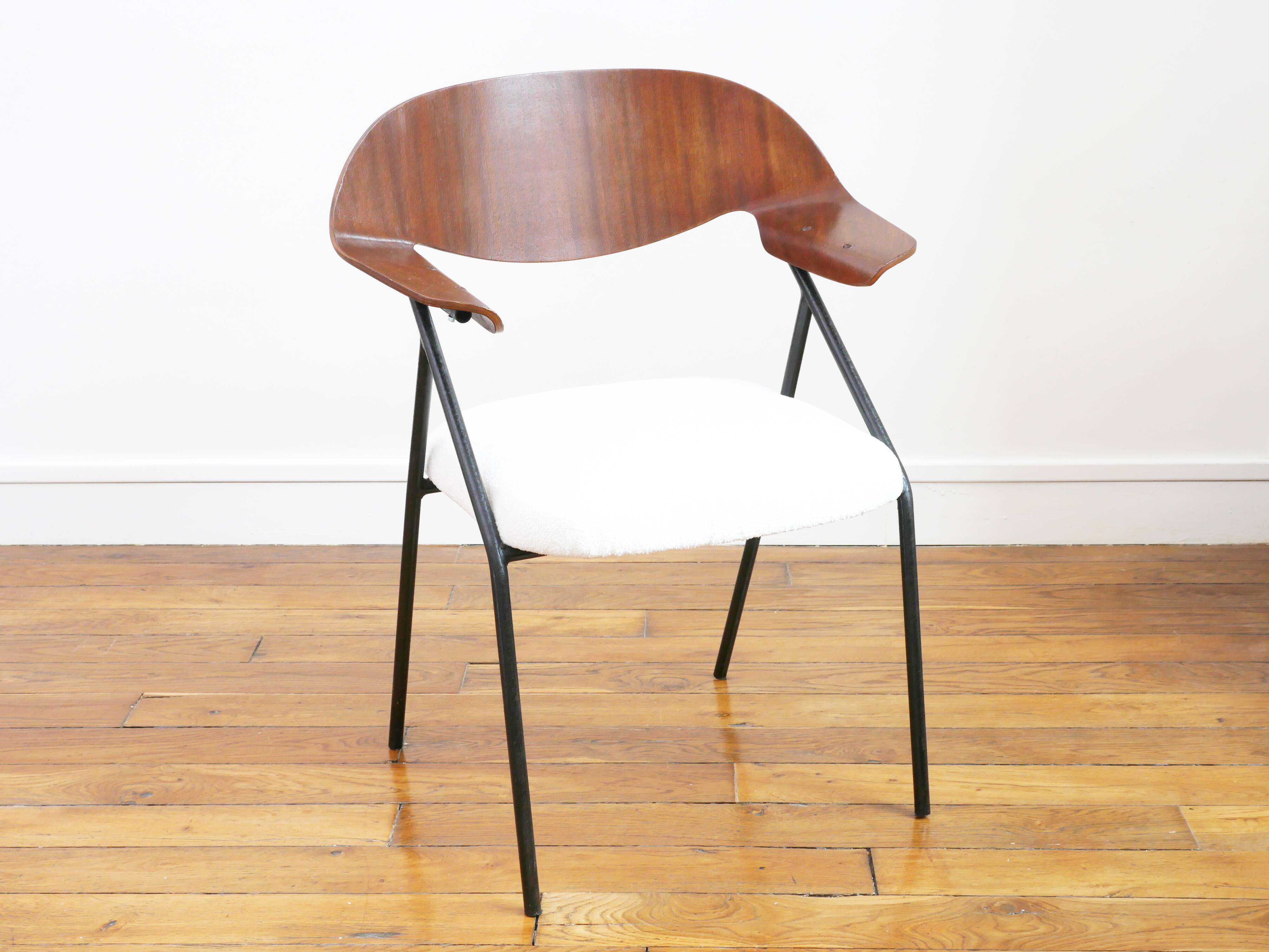 Armchair – Robin Day – Model 675 – Airborne – Restored