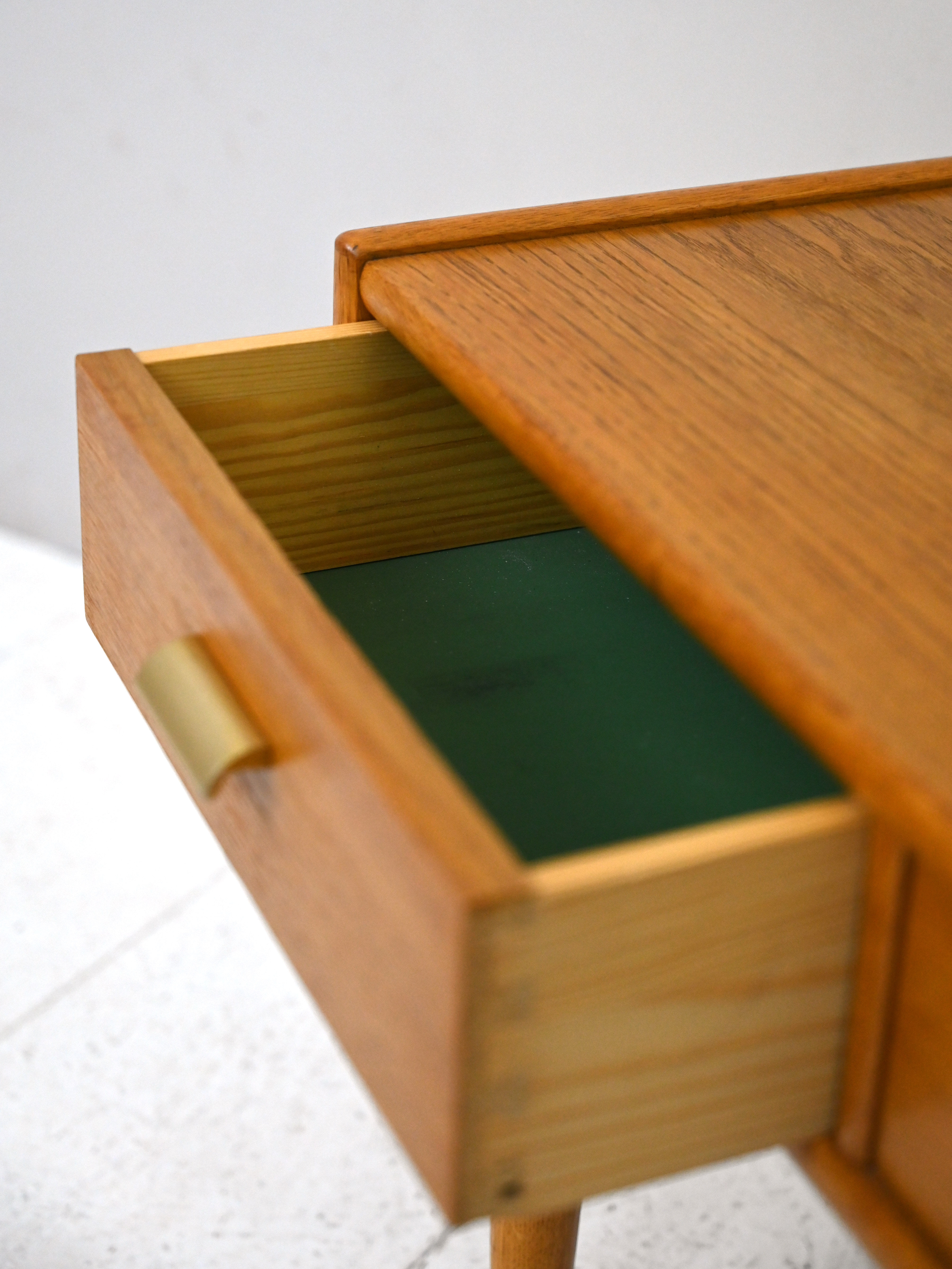 Oak entryway console