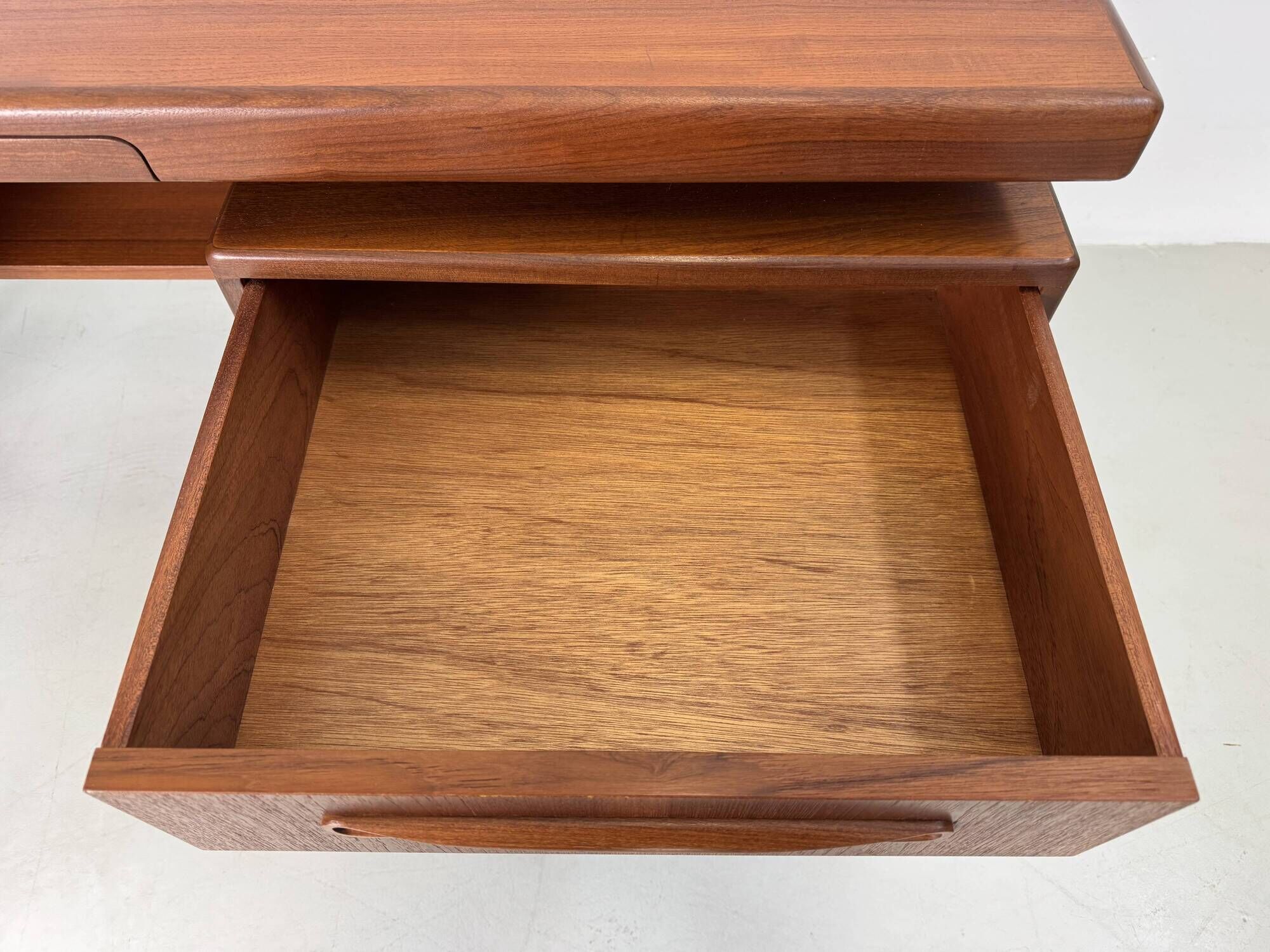 Vintage desk by G-Plan from the Fresco series by Victor Wilkins.