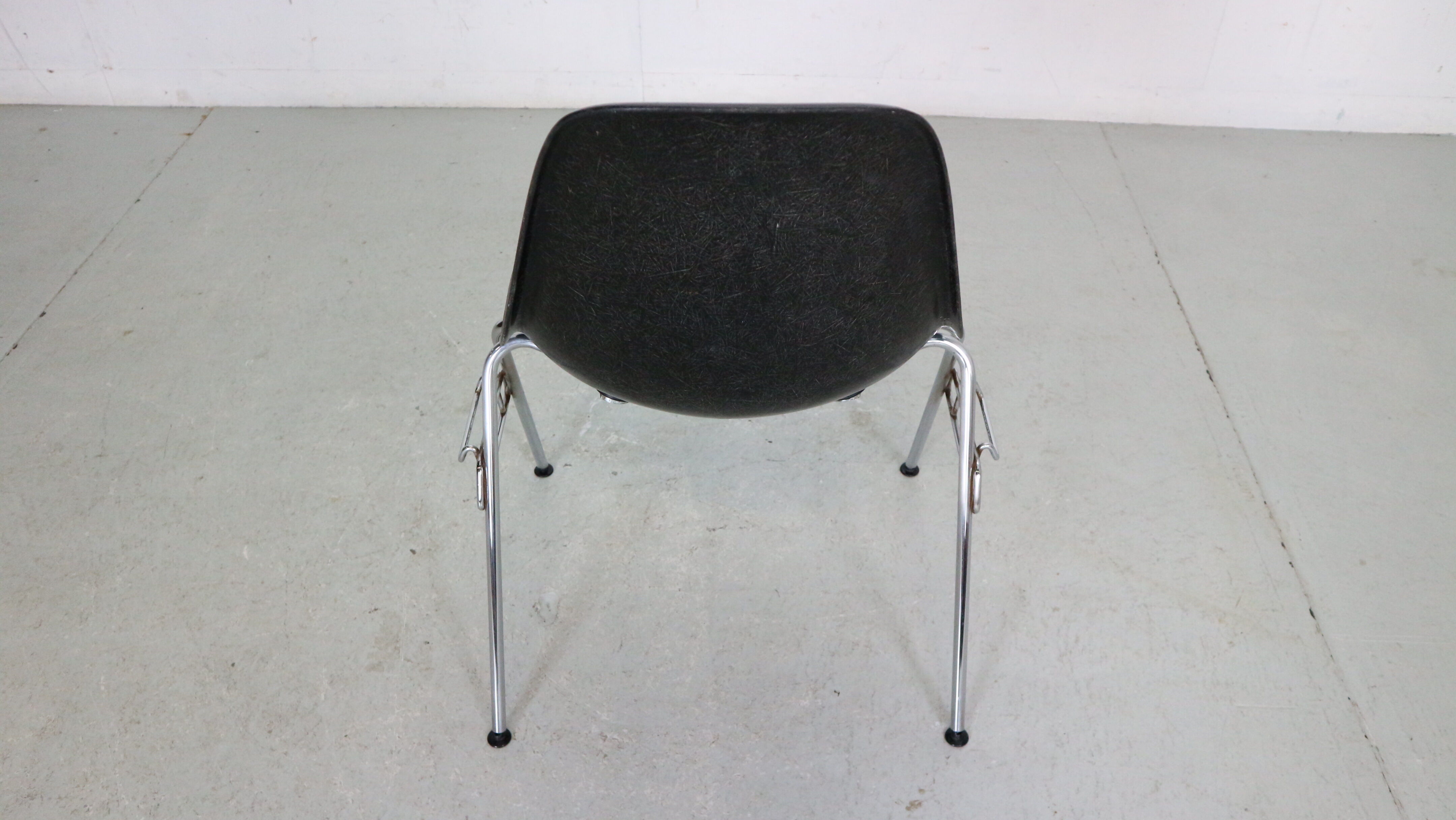 Charles & Ray Eames "DSS" Black Dinning Room Chairs For Herman Miller, 1974