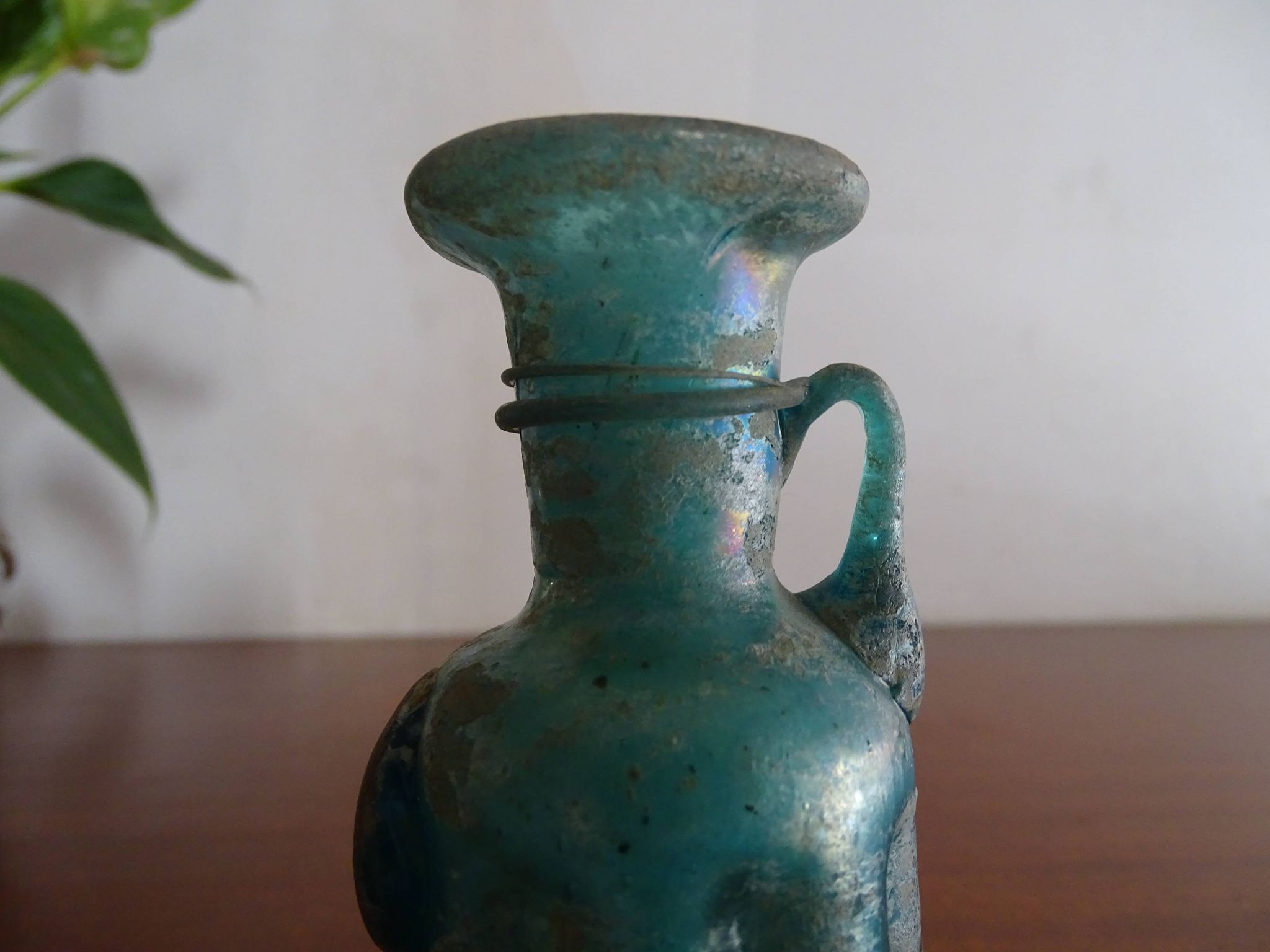 Miniature vase Scavo Seguso Vetri d'Arte iridescent glass Murano 1950