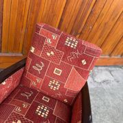 Fauteuil Art Déco rouge en tissu à motif « nouveau », cadre bois massif, 1930s