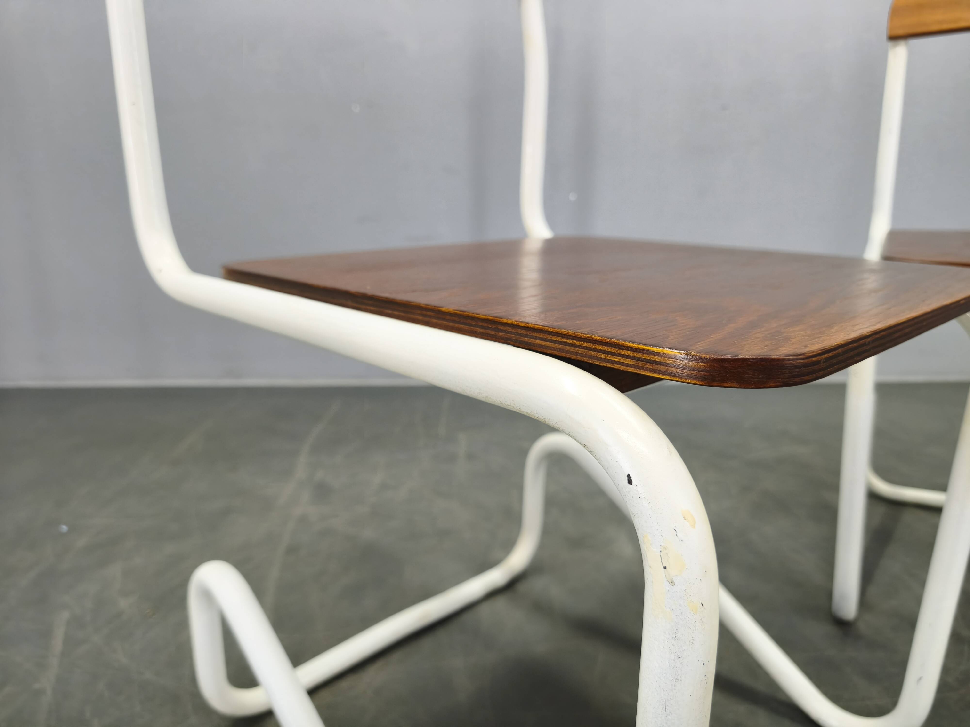Ensemble de 4 chaises cantilever Bauhaus, acier tubulaire, Allemagne années 1930