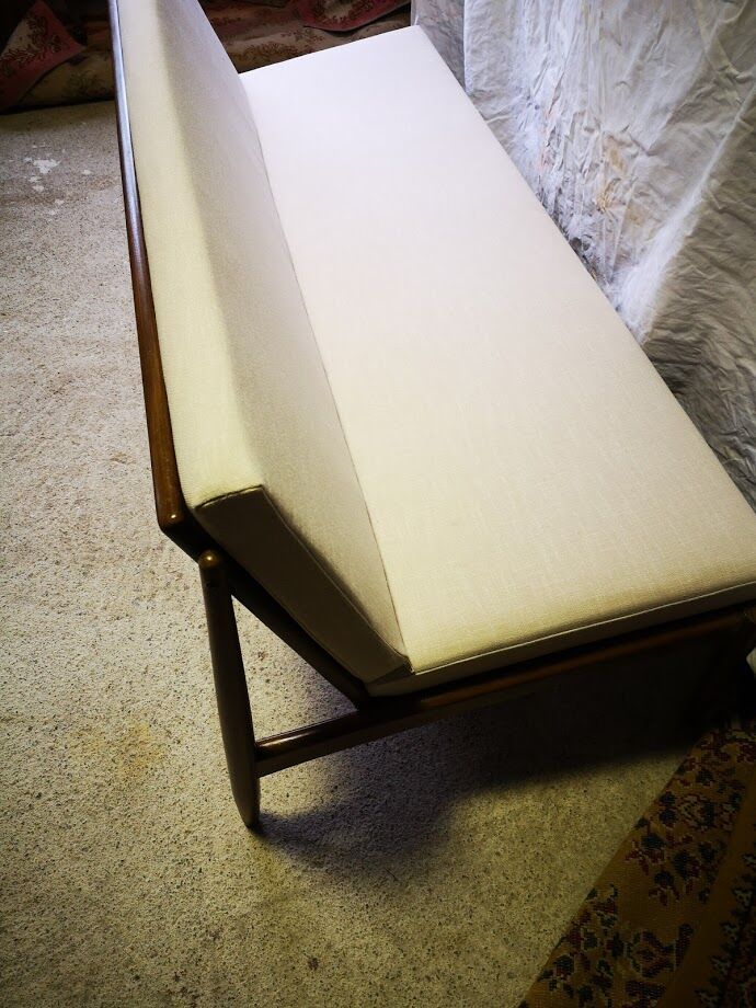 Canape in teak design