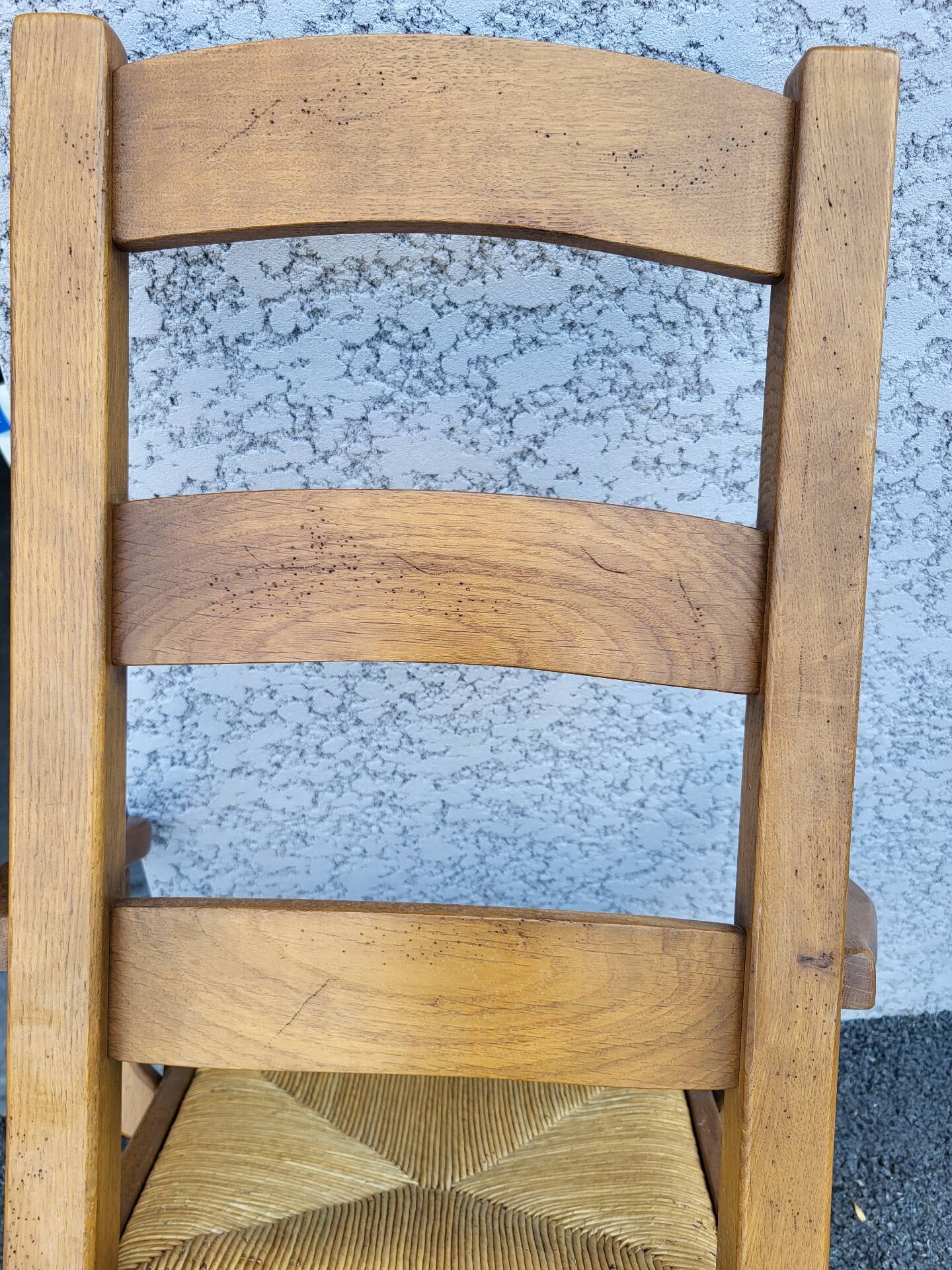 Country-style chair in solid oak