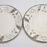 7 flat plates in Longwy rambouillet style earthenware, iron earth.