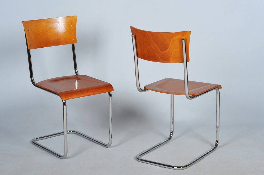 Bauhaus Chairs in Beech and Chromed Steel, Czech, 1930s, Set of 2