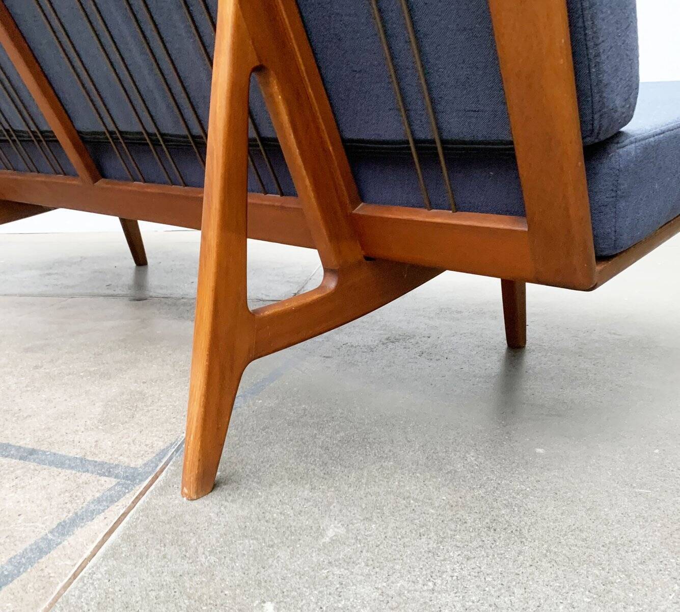 Mid-century minimalist teak canapé by Orla Mølgaard Nielsen for France & Søn / France & Daverkosen.