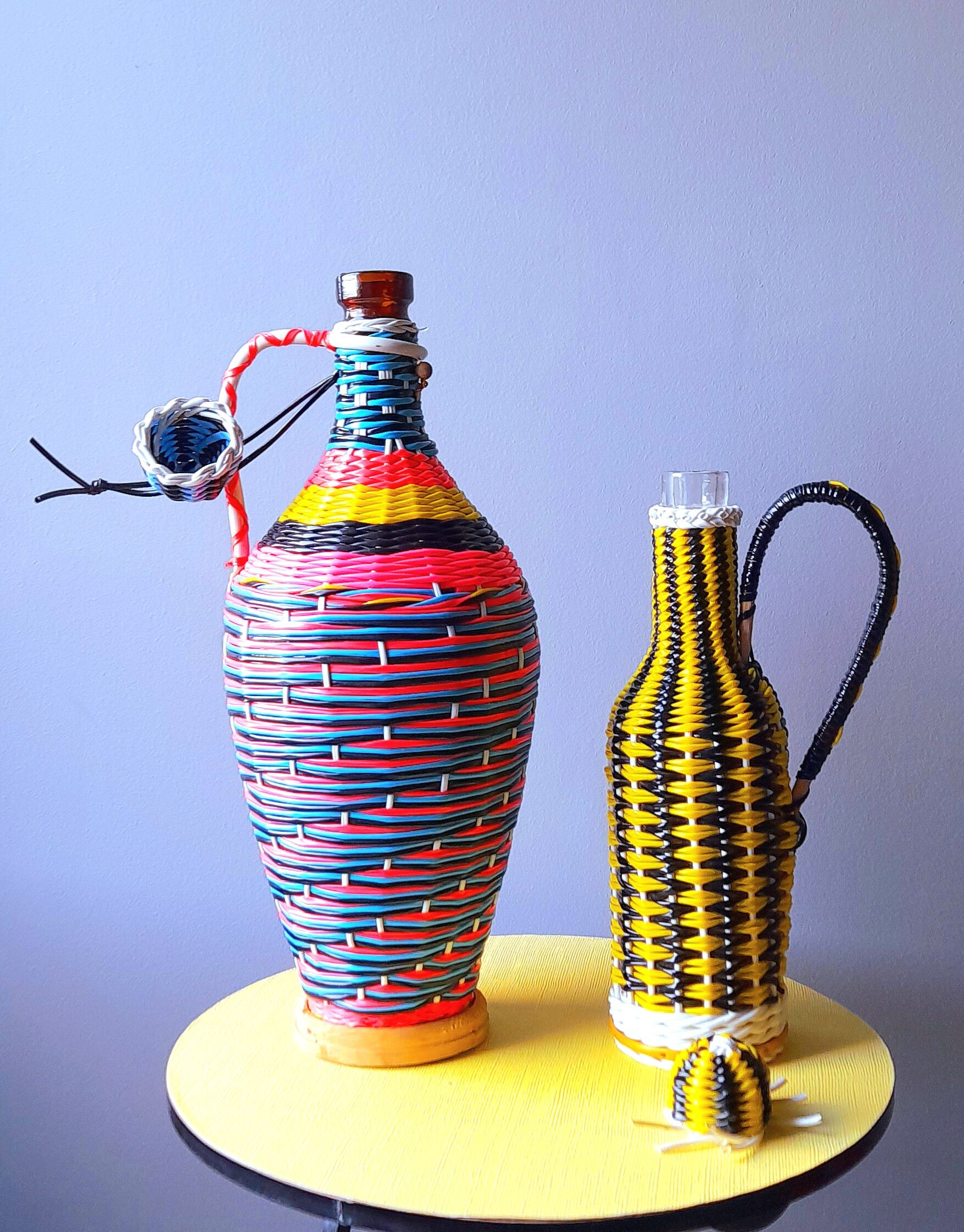 Scoubidous bottles 60s