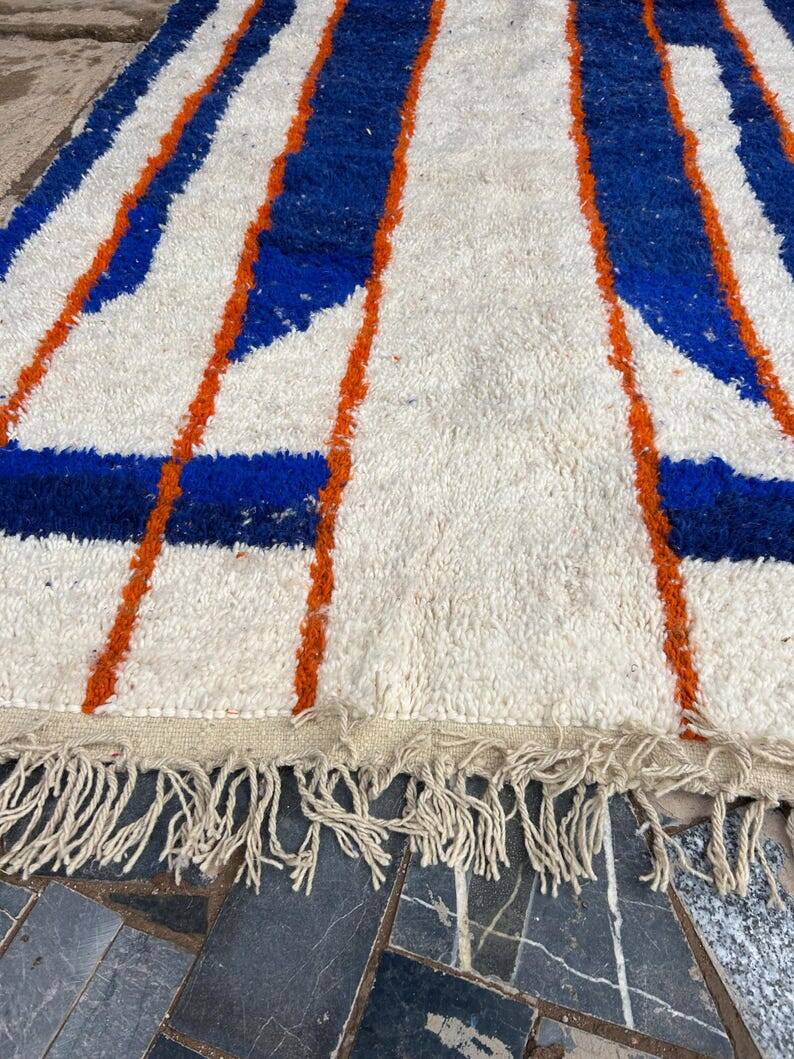 Magnificent Moroccan rug, authentic Berber rug, 150/250cm.