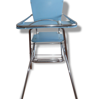 Jolie chaise haute bébé