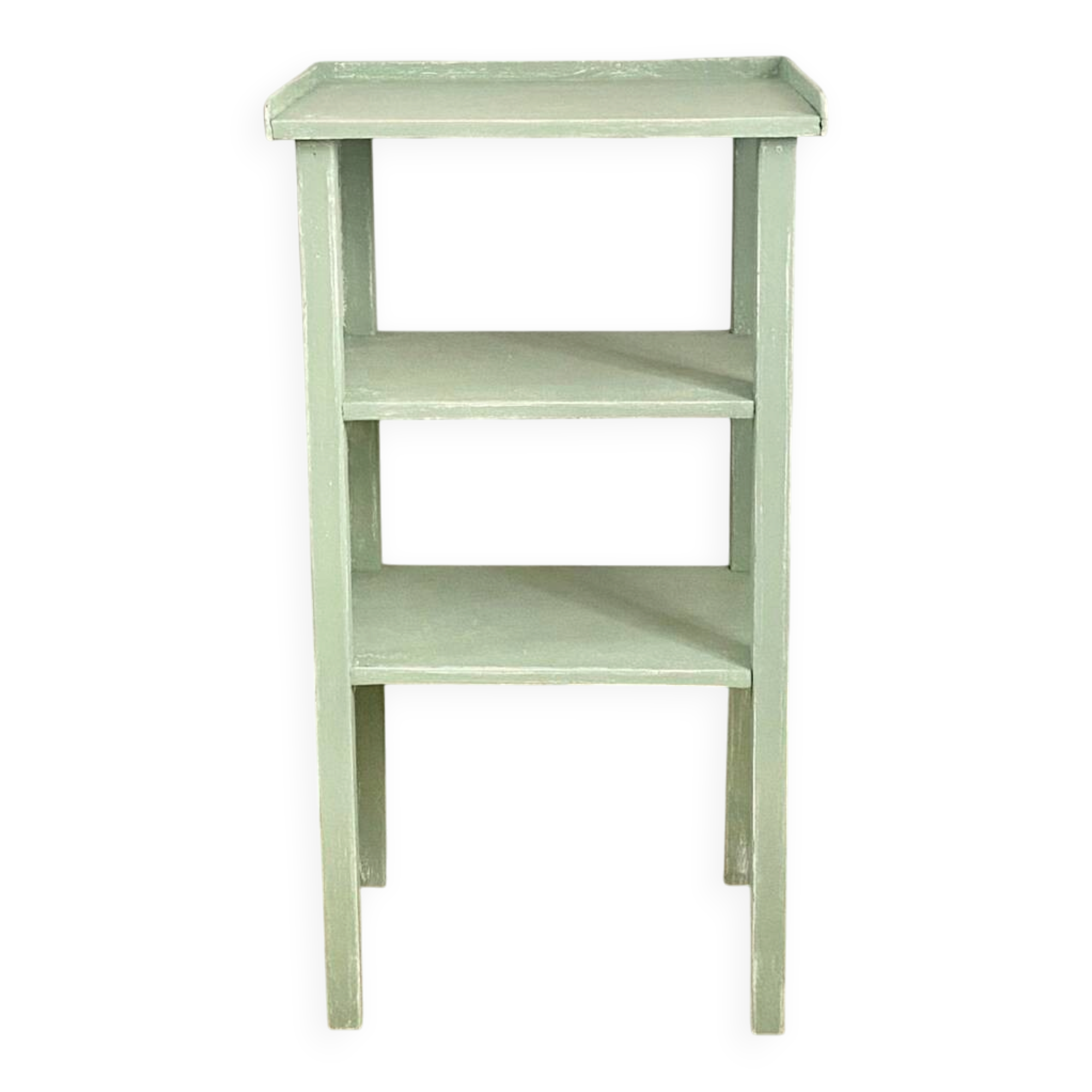 Shelf on legs