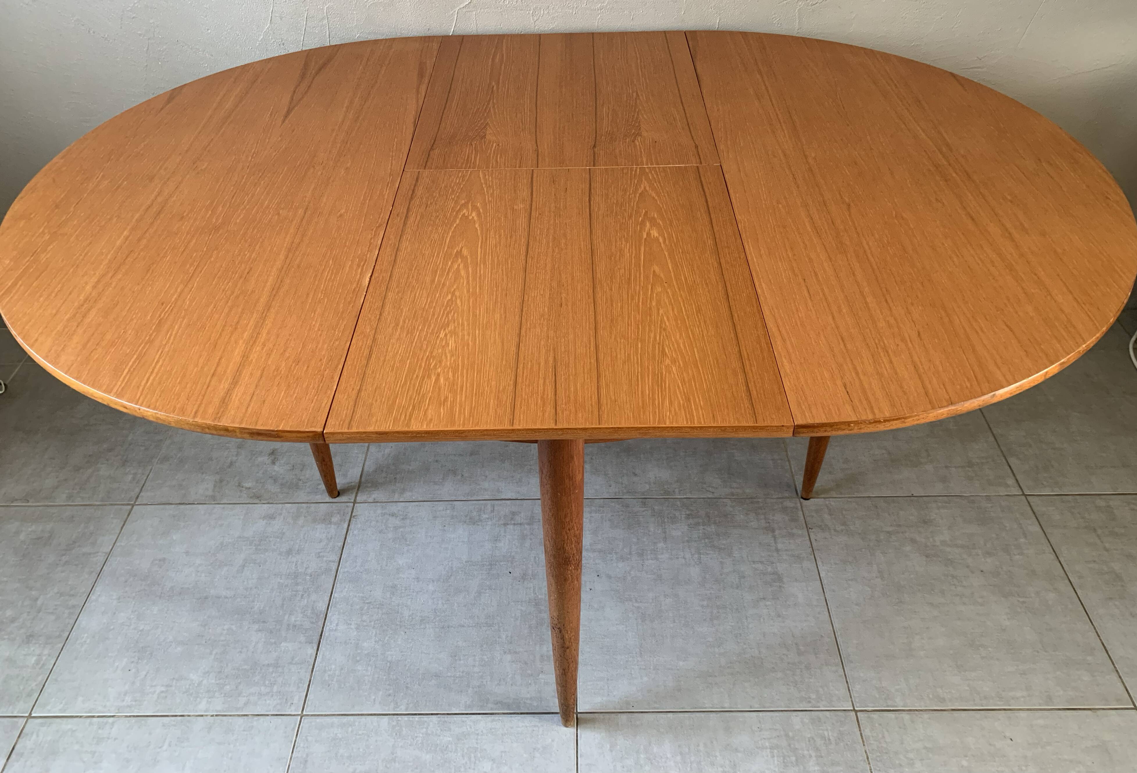 Vintage scandinavian table from the 60s extendable with butterfly extension