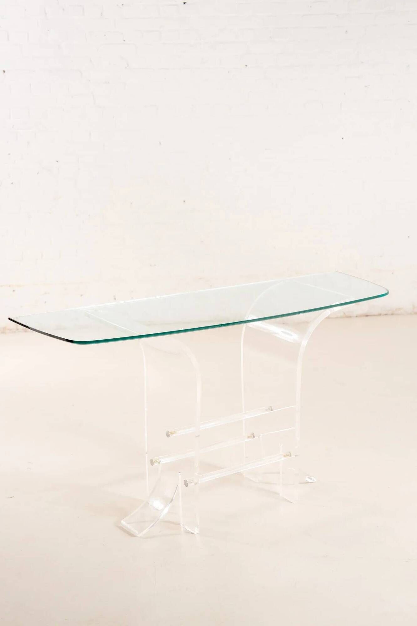 GLASS & PLEXI CONSOLE