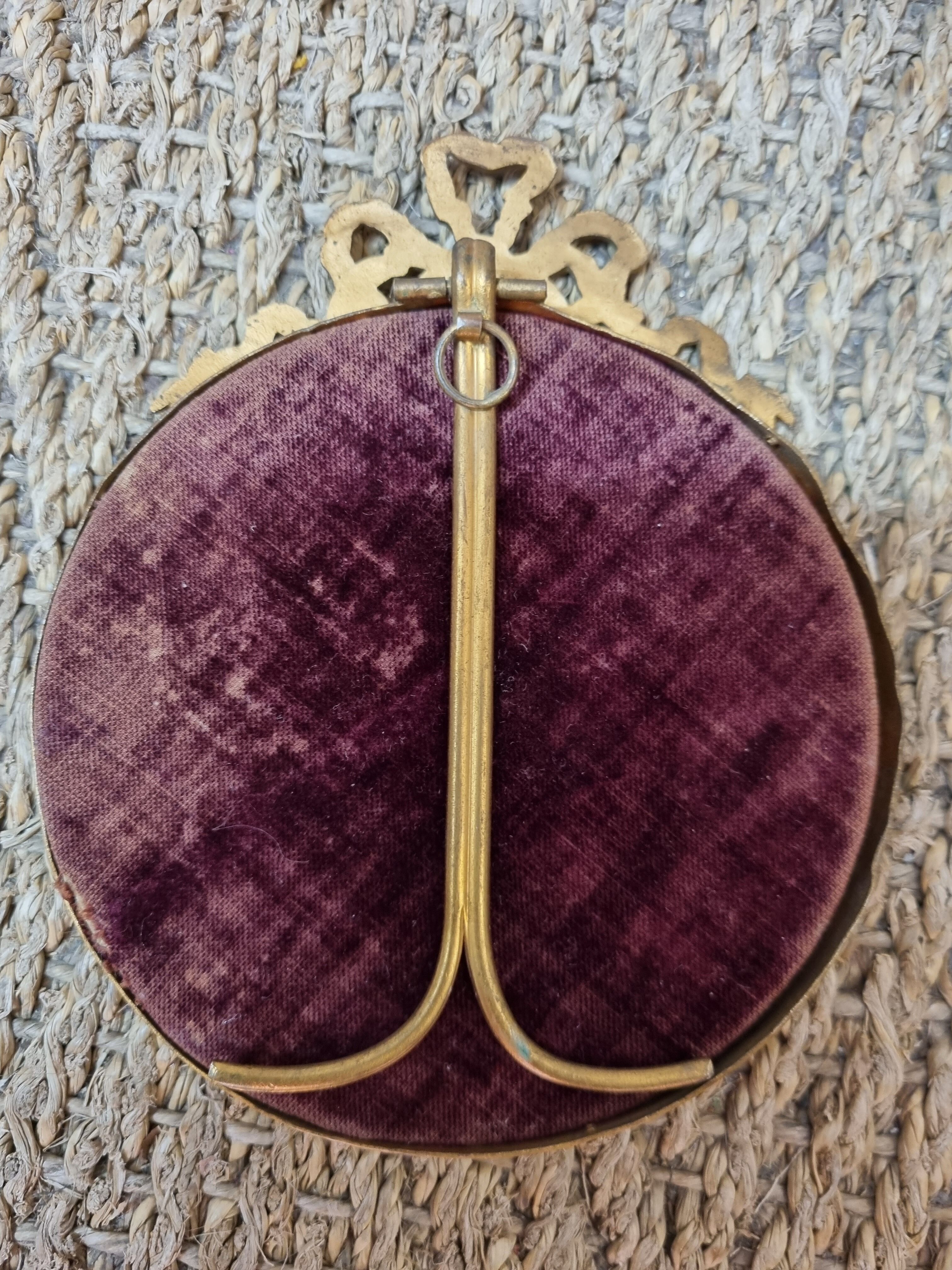 Round frame gilded bronze Louis XVI