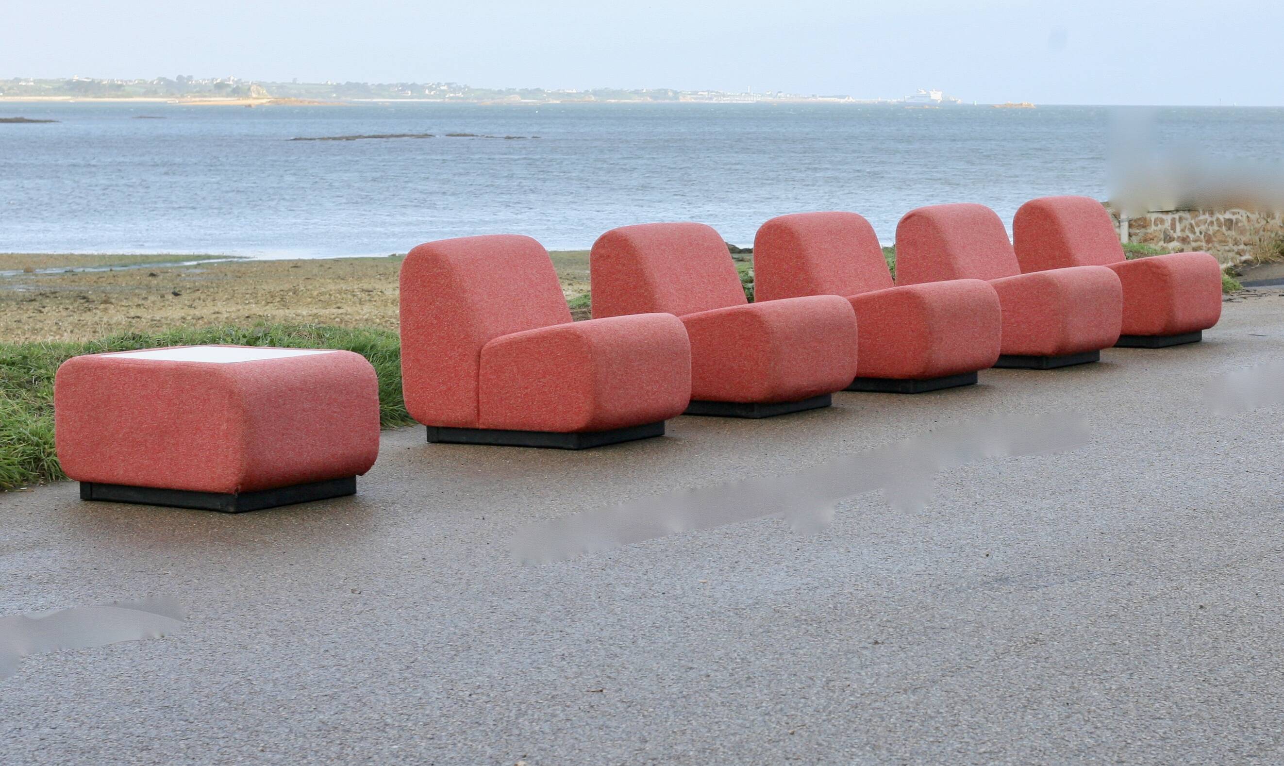 "Tappo" modular sofa by John Mascheroni, produced by Vectra Contract, circa 1975.