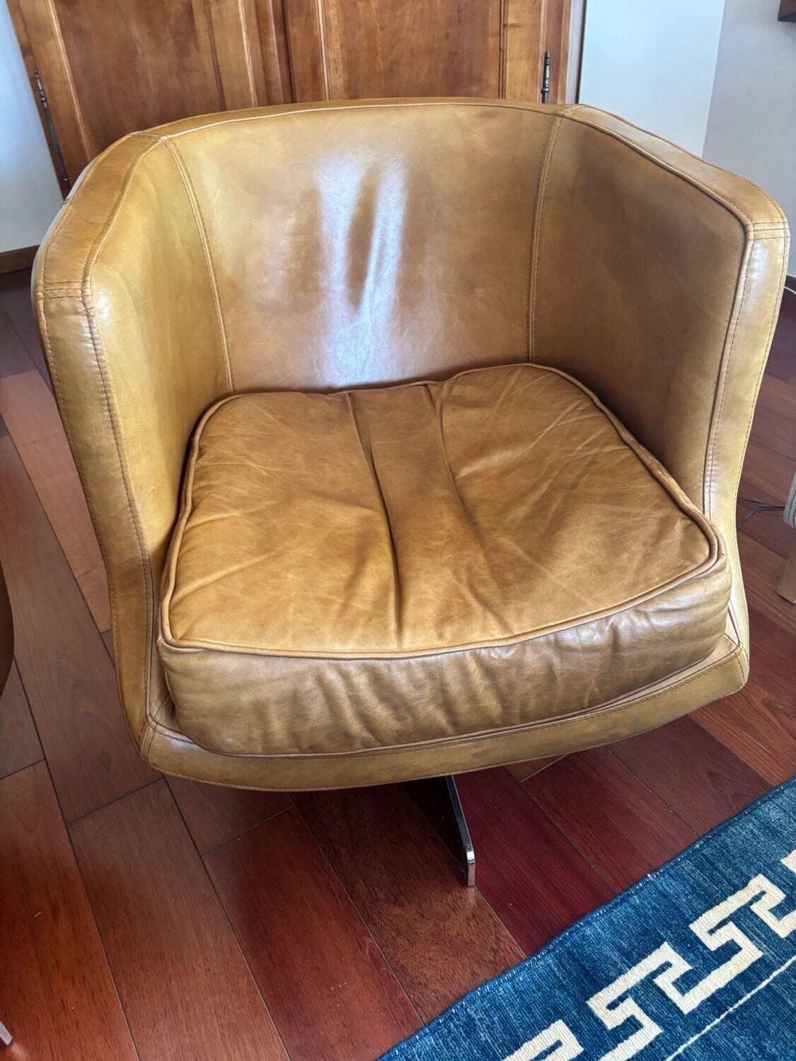 Paire de fauteuils pivotants Flamant cuir cognac, style Design 1970