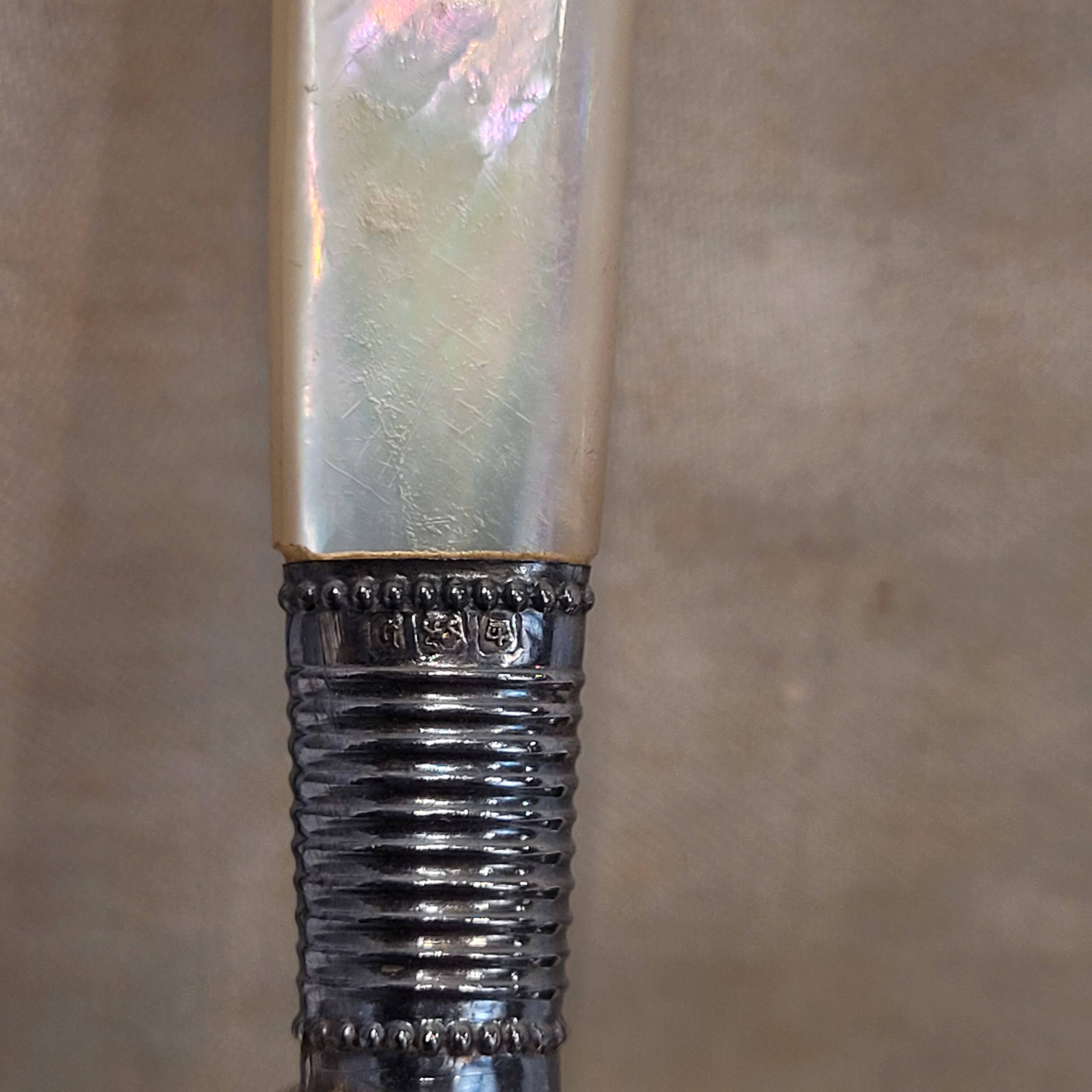 Cuberteria “Charles Boyton”, Victorian Style, Plate and nácar, s. XX – London, Reino Unido