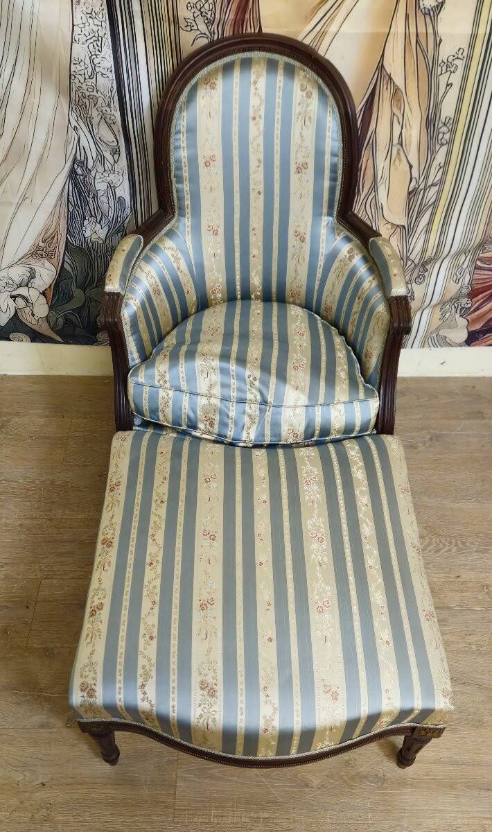 Méridienne, chaise longue style Louis XVI en noyer avec repose-pieds, XIXème s.