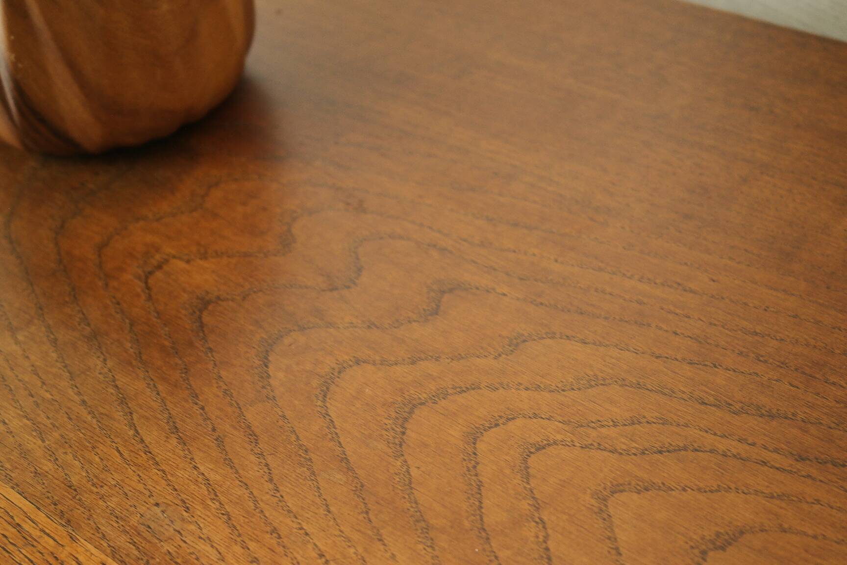 Louis XV style commode in solid oak, 20th century.