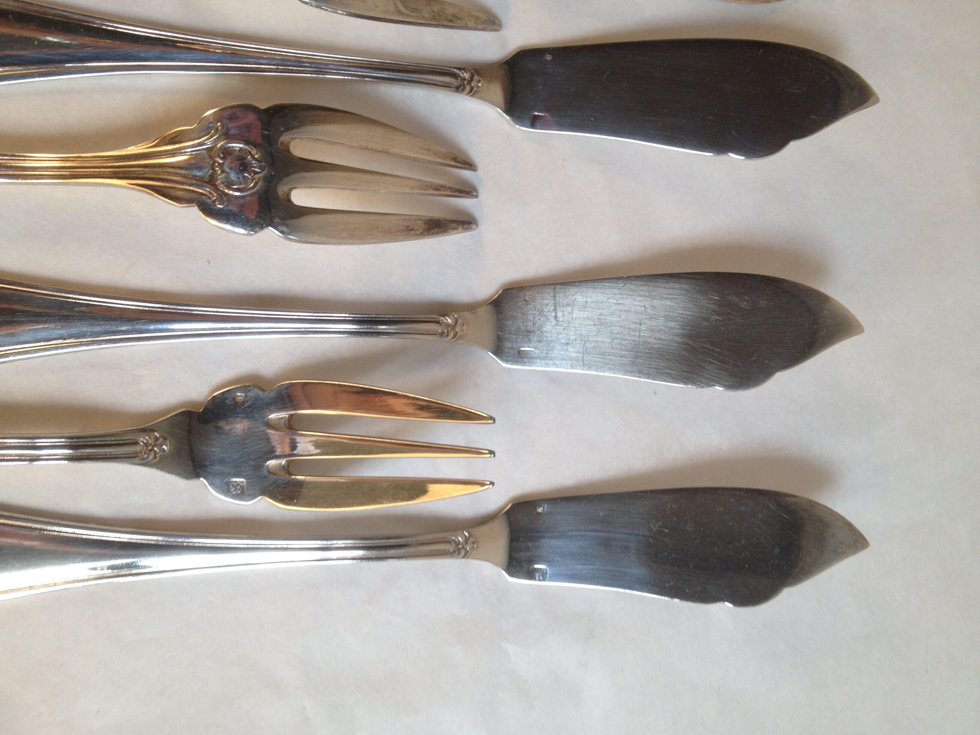 Serving cutlery and fish cutlery in silver metal 18 pieces