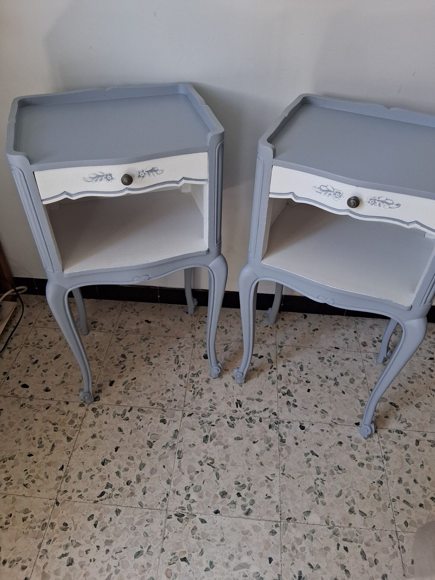 Set of 2 bedside tables
