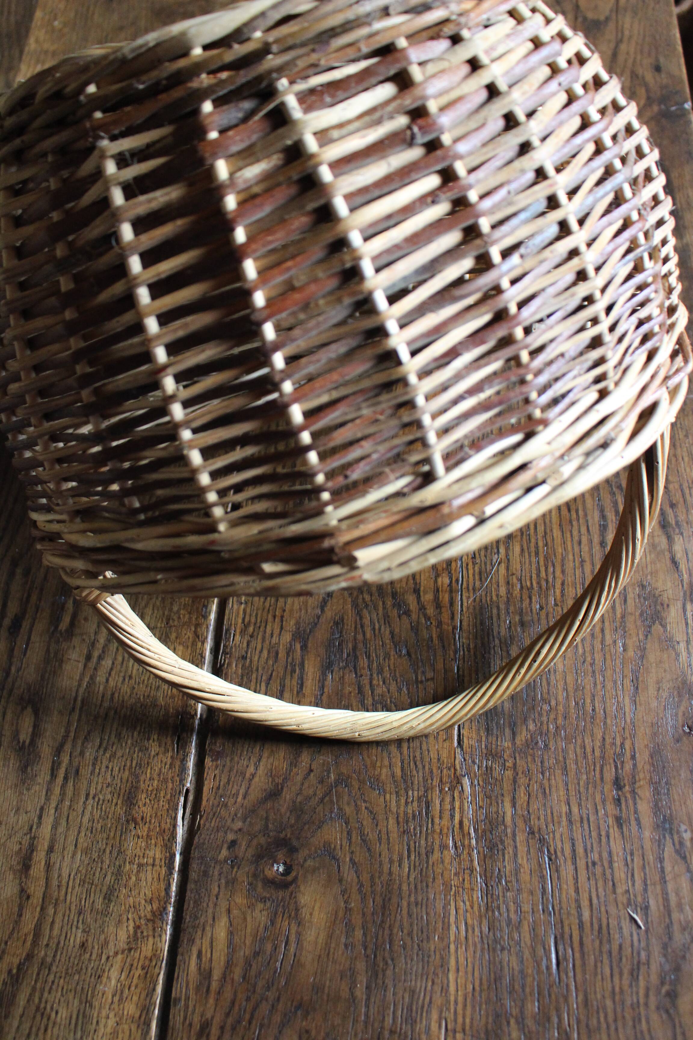 Large round vintage wicker basket