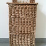 Clothes basket or wicker bread hut