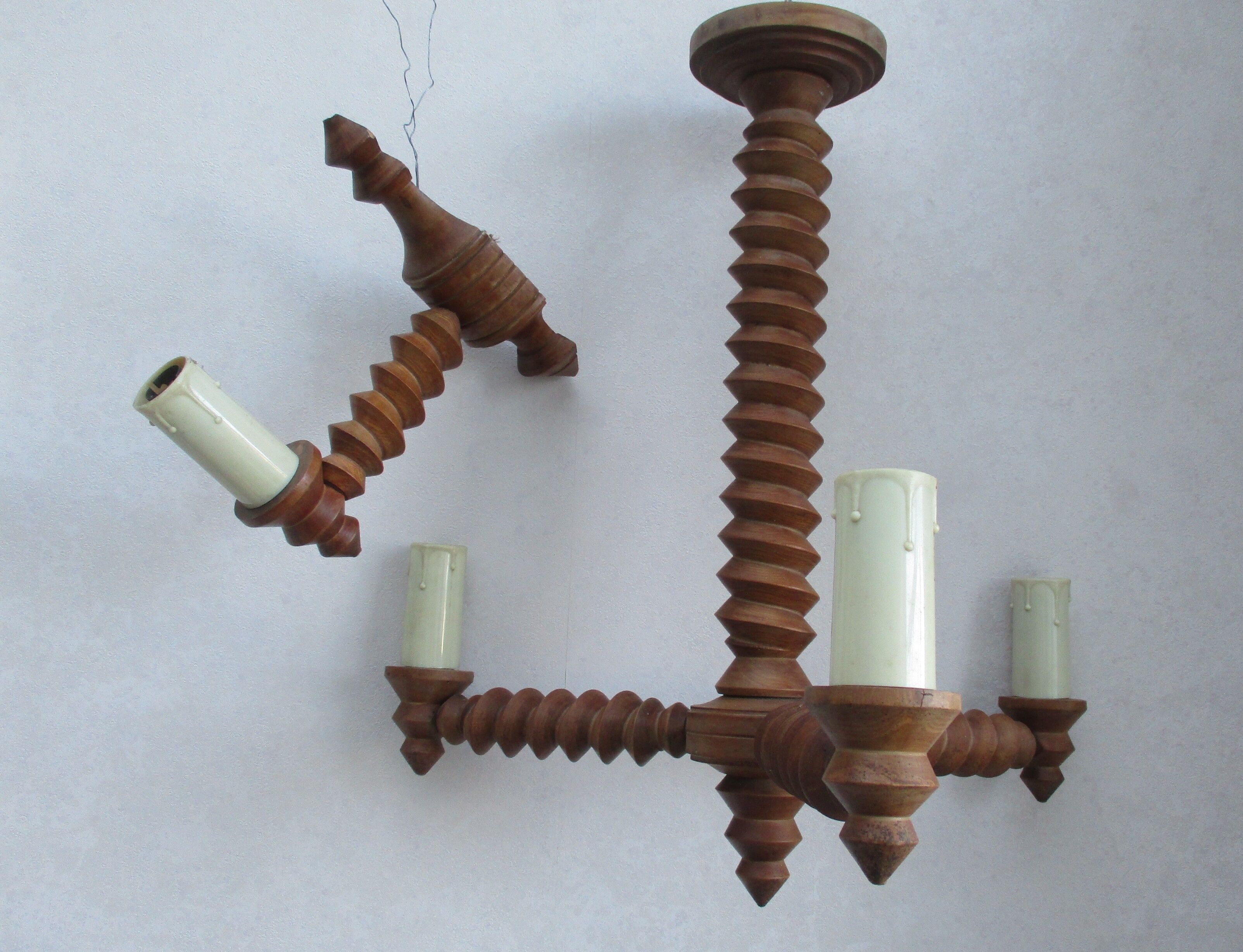Lustre - wood applique, press screw