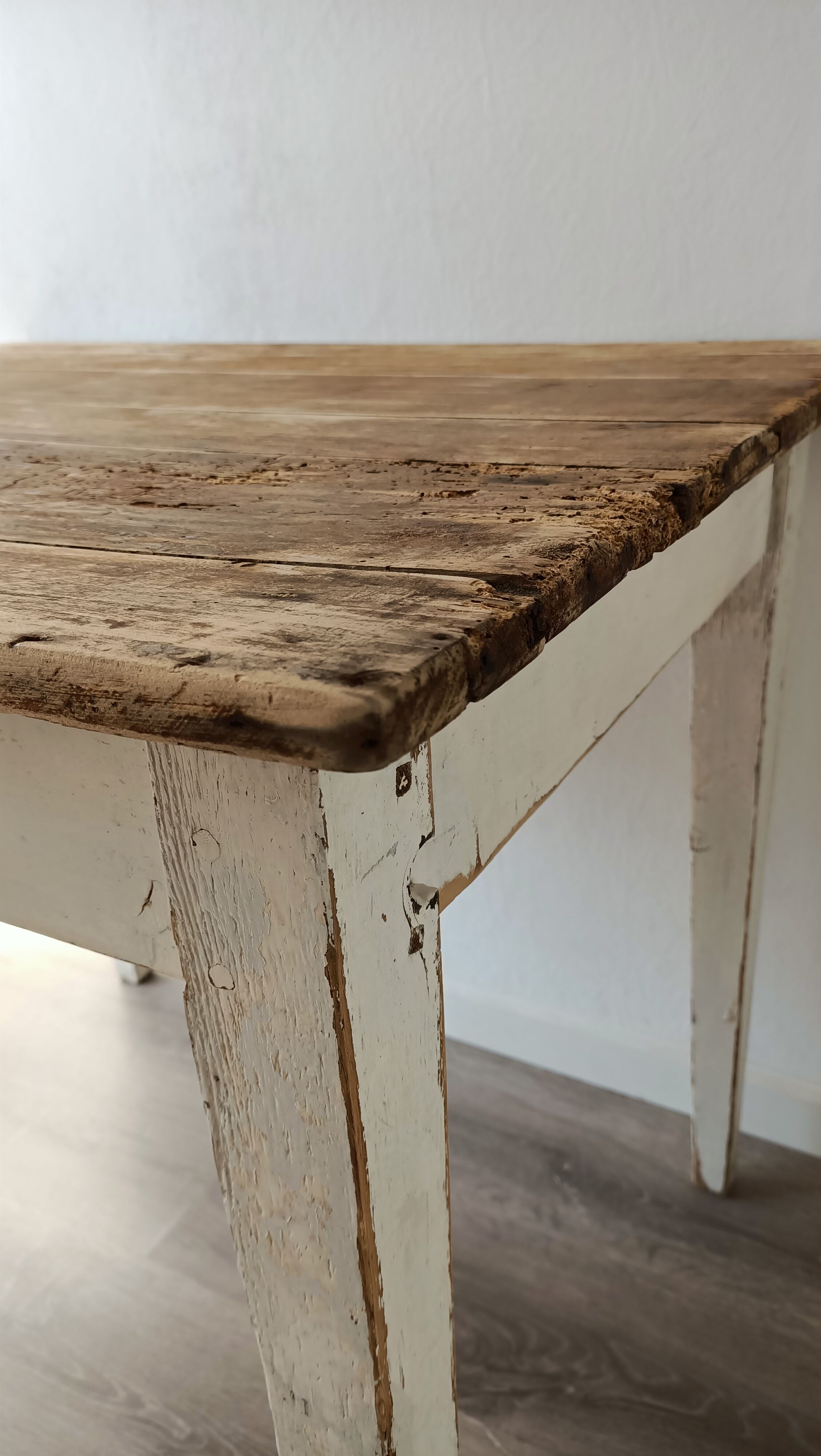 Table bois patiné 1 tiroir