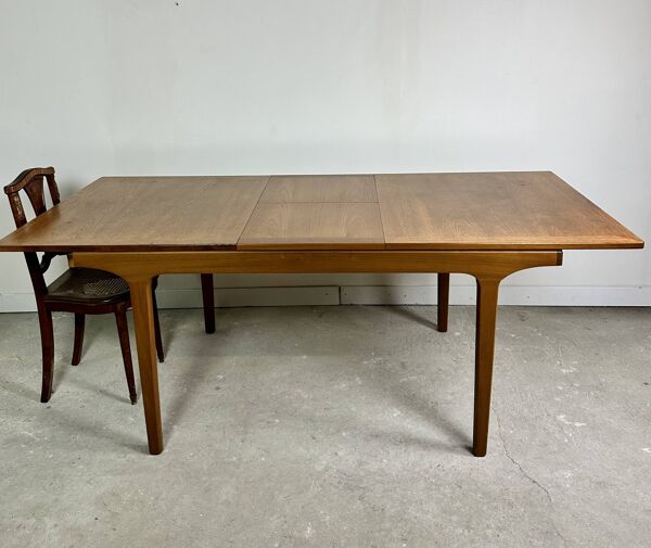 Table extensible de style scandinave en teck par Nathan furniture 1960