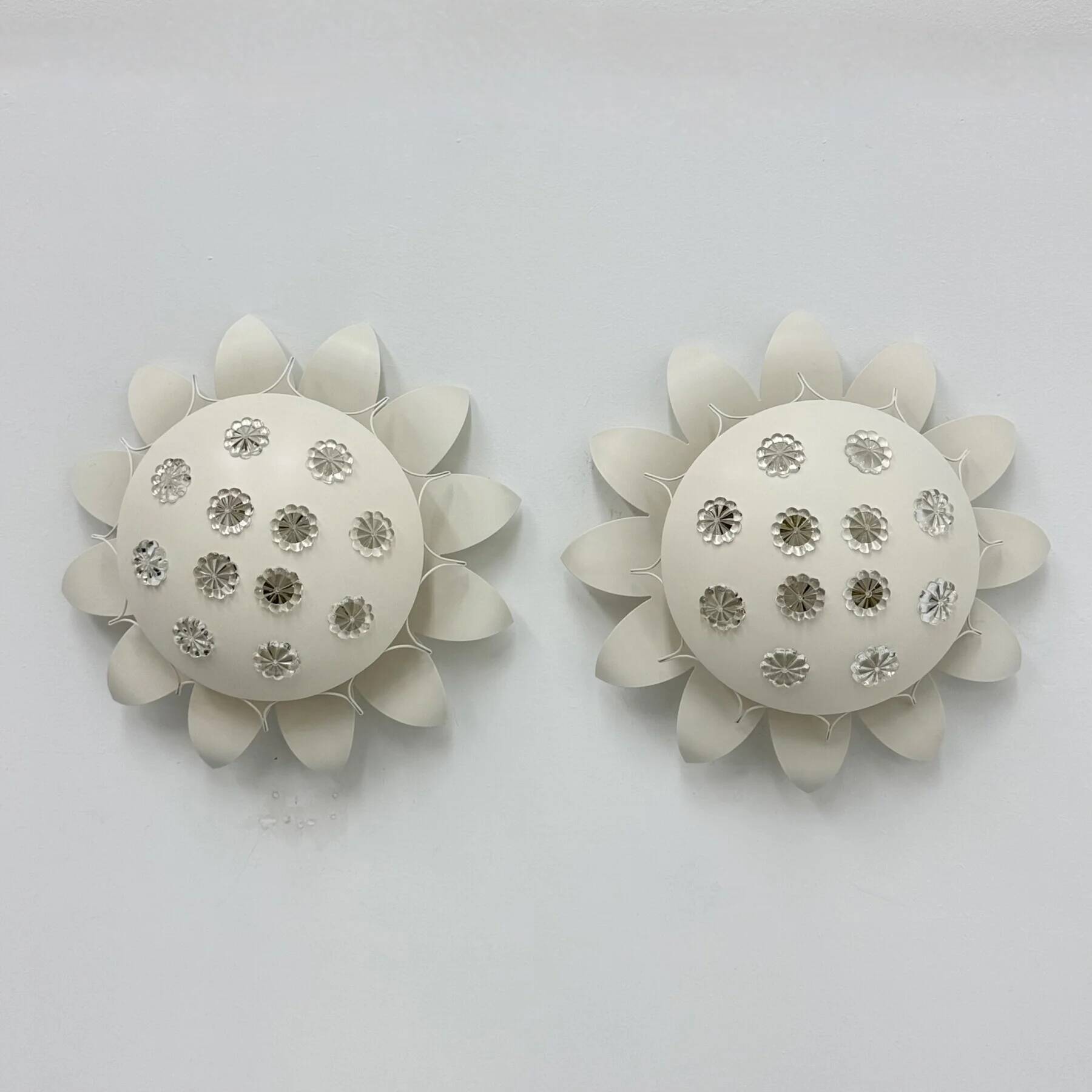 Set of 2 Emil Stejnar wall lamps with flower crystals, 1950s Vienna