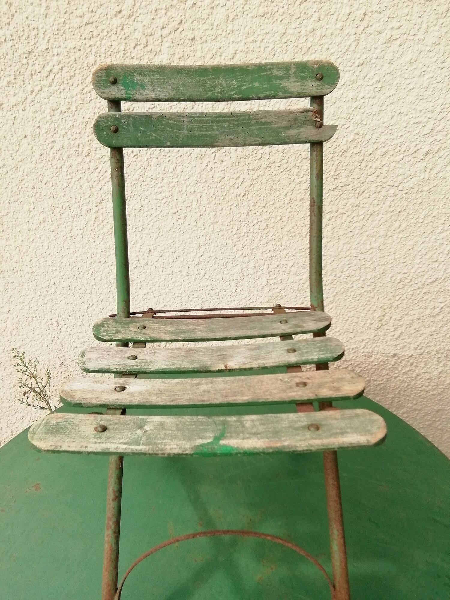 4 old iron and wood garden folding chairs