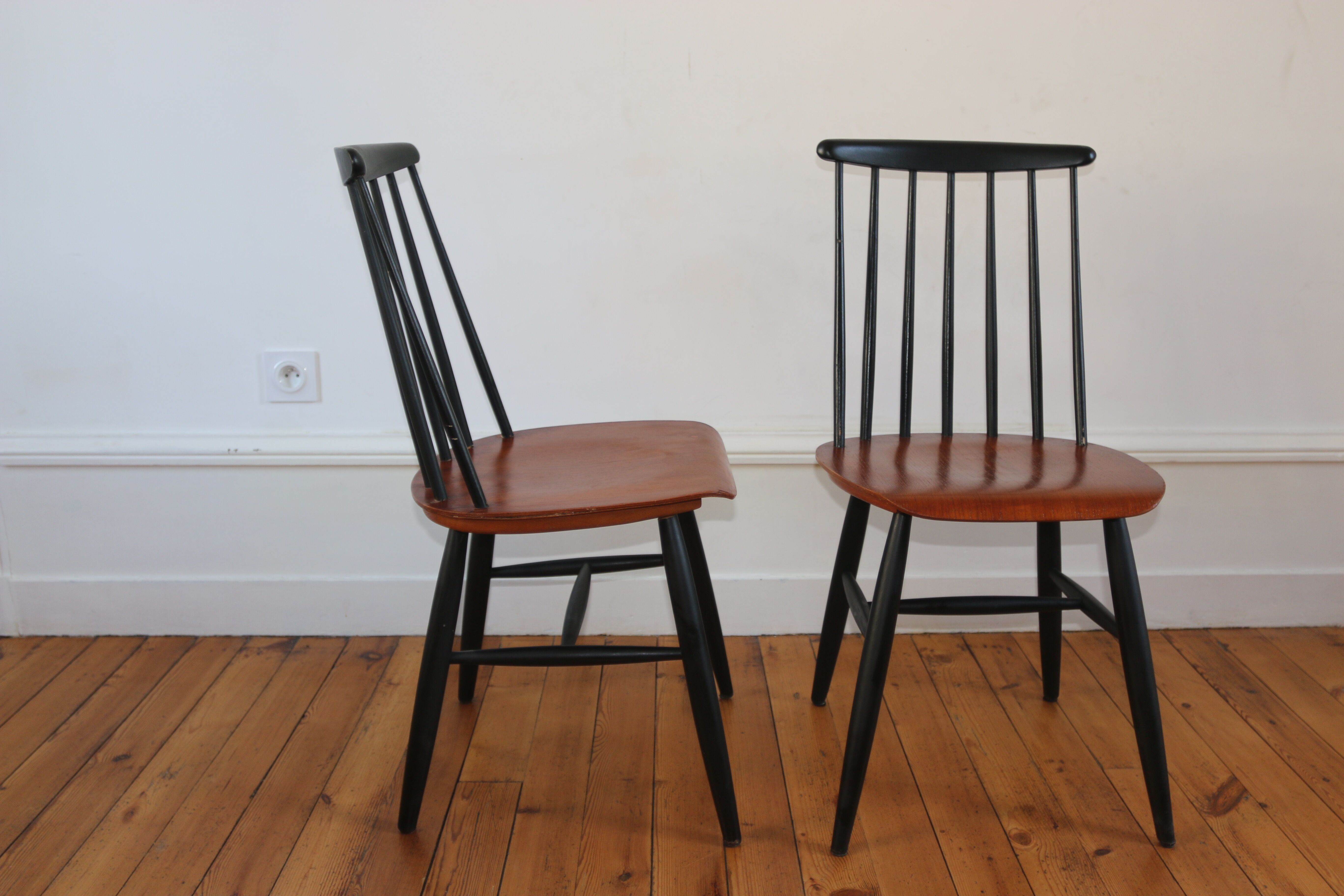 Série de 4 chaises scandinaves Fanett Tapiovaara