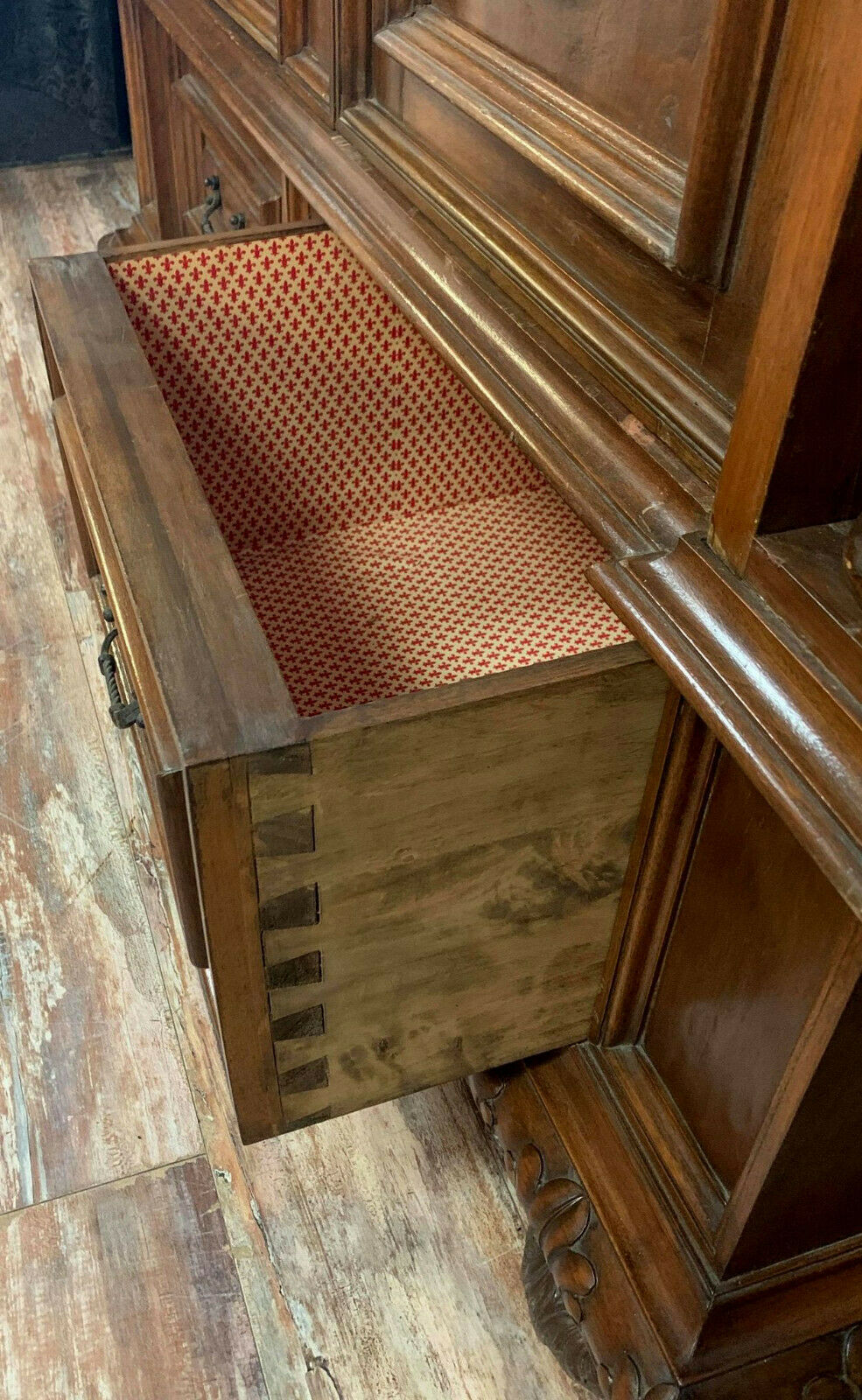 Louis XIII Renaissance cabinet in solid walnut around 1850.