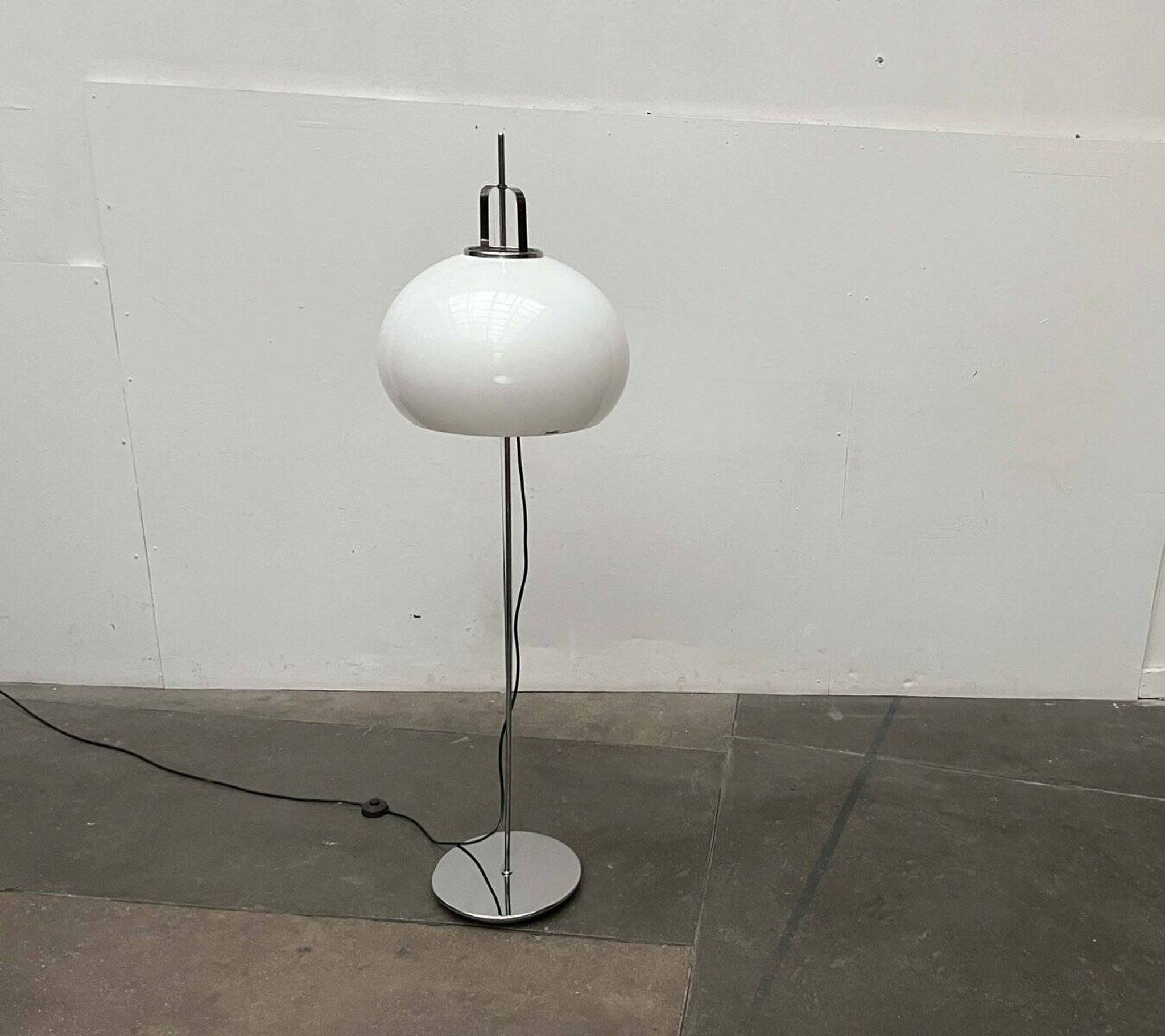 Lucerna floor lamp, Space Age model, modern Italian mid-century by Guzzini for iGuzzini, 1960s.