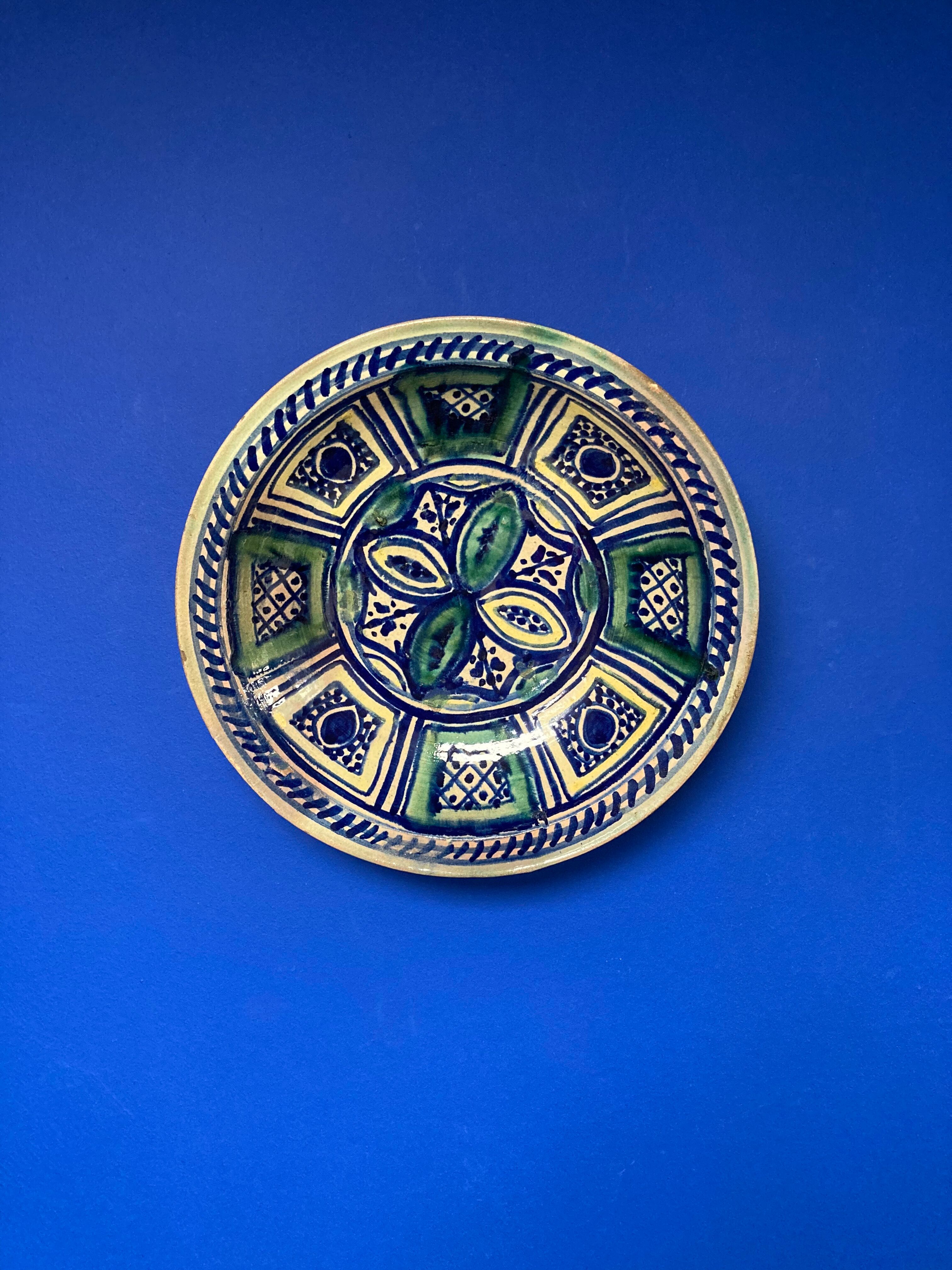 Plat en céramique vintage
