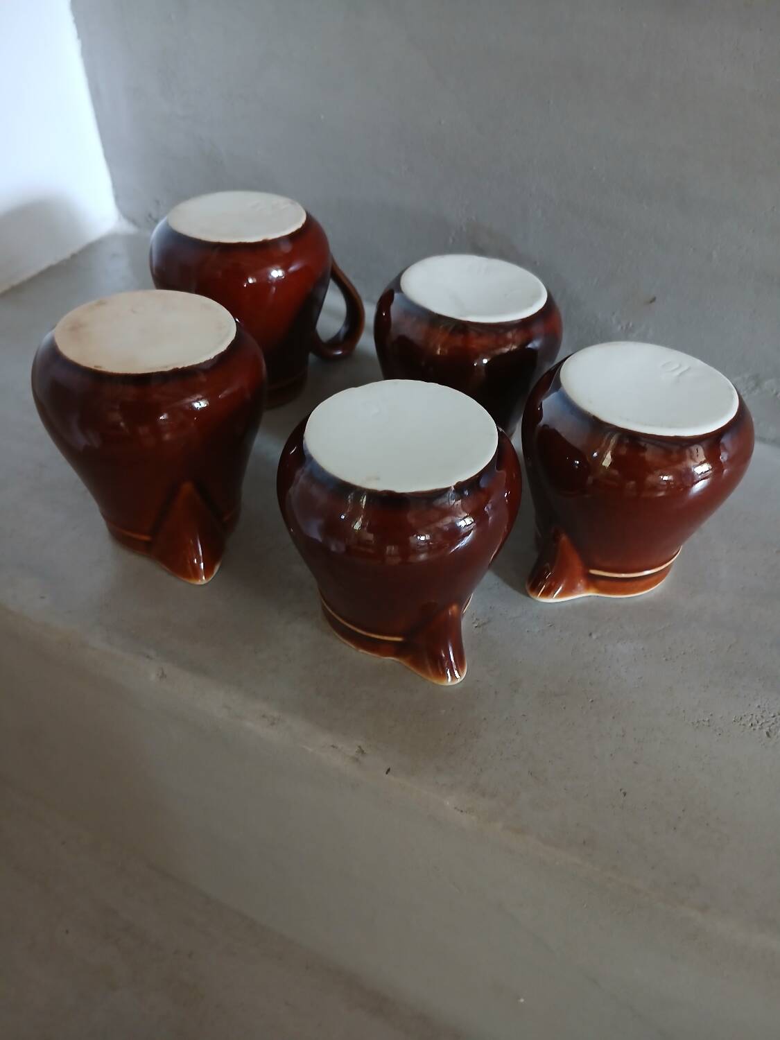 5 small milk pots/bistro cream