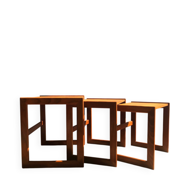 Ensemble de 3 tables gigognes en teck