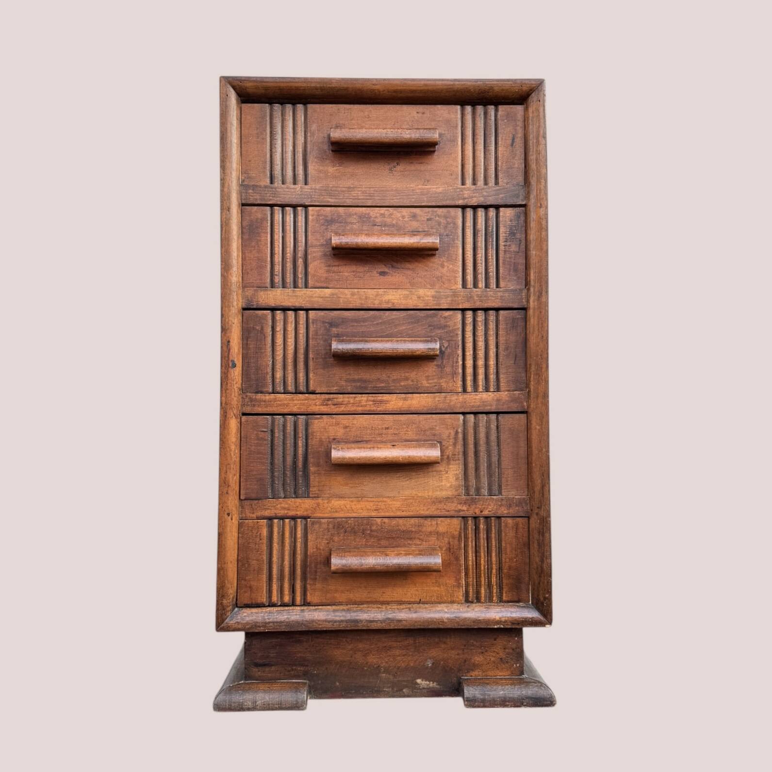 Antique chest of drawers with 5 drawers