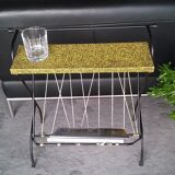 Magazine rack, in wired metal