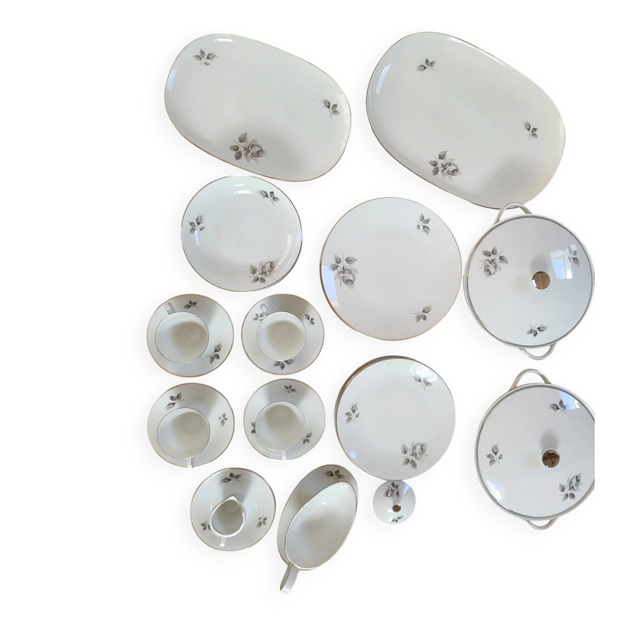 36-piece porcelain service