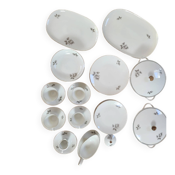 36-piece porcelain service