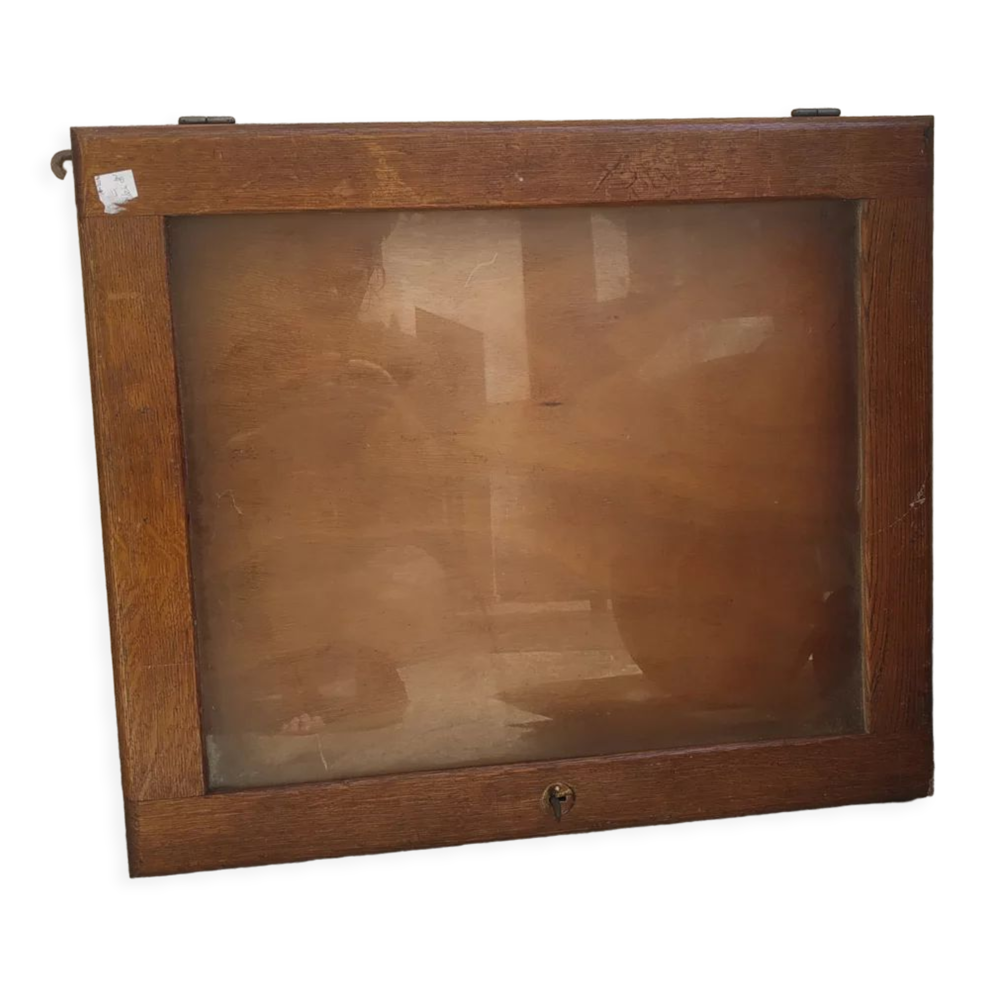 Collector's showcase jewelry wooden collector's item with keys