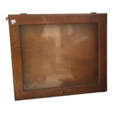 Collector's showcase jewelry wooden collector's item with keys