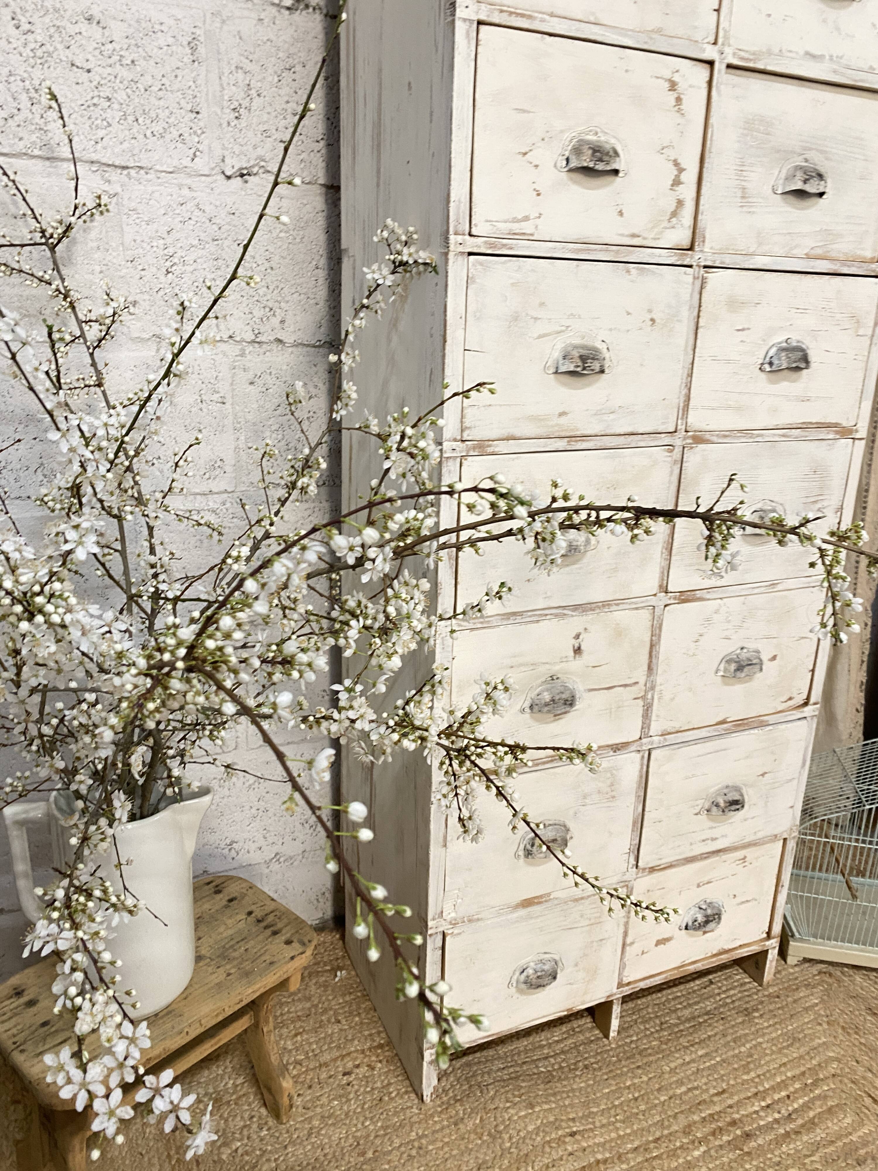 workbench with drawers